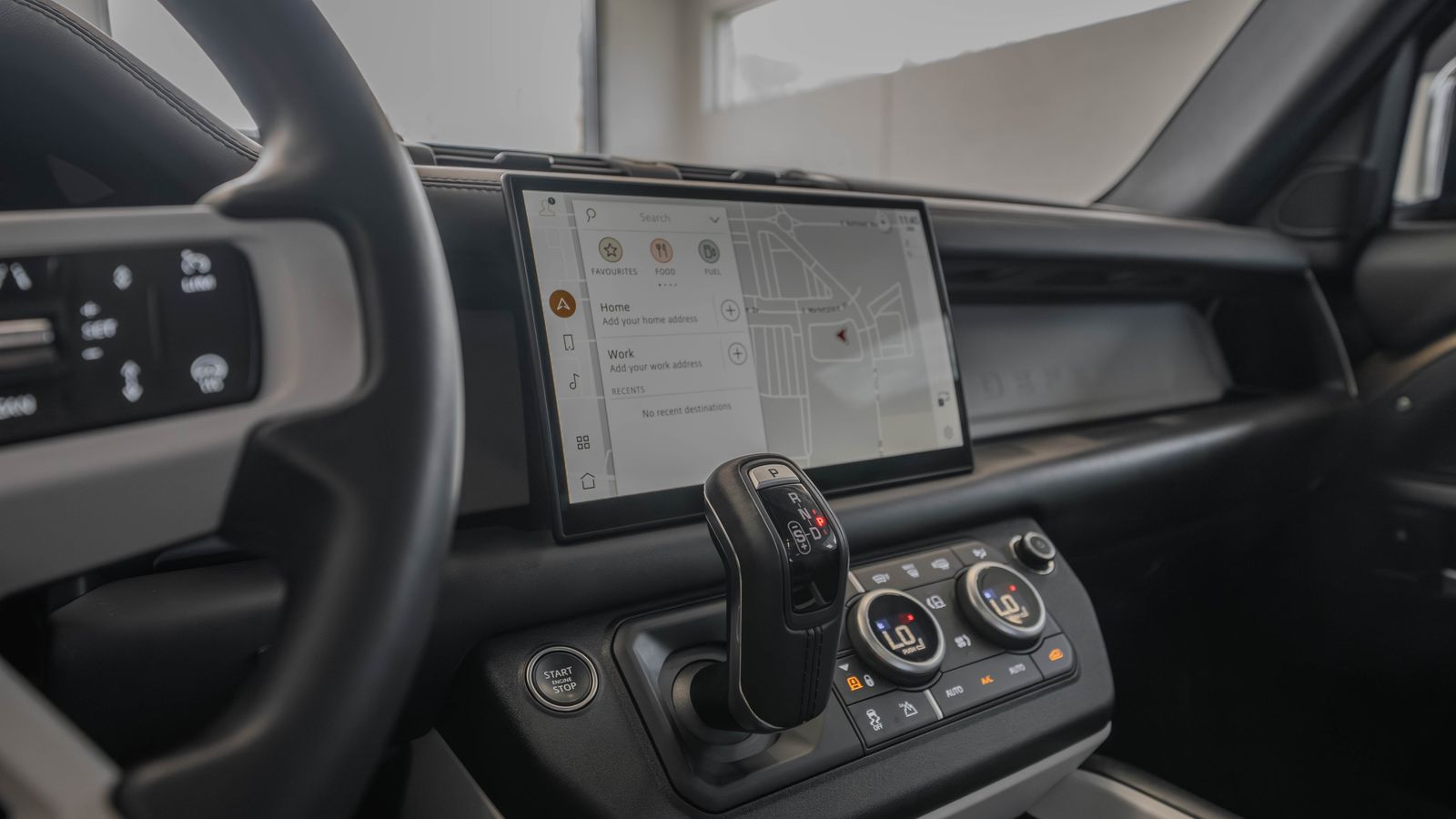 2025 Land Rover Defender 90 S — foto completa 32 de 33