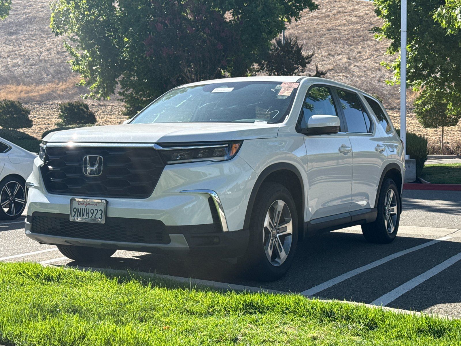 2025 Honda Pilot EX-L — full photo 2 of 3