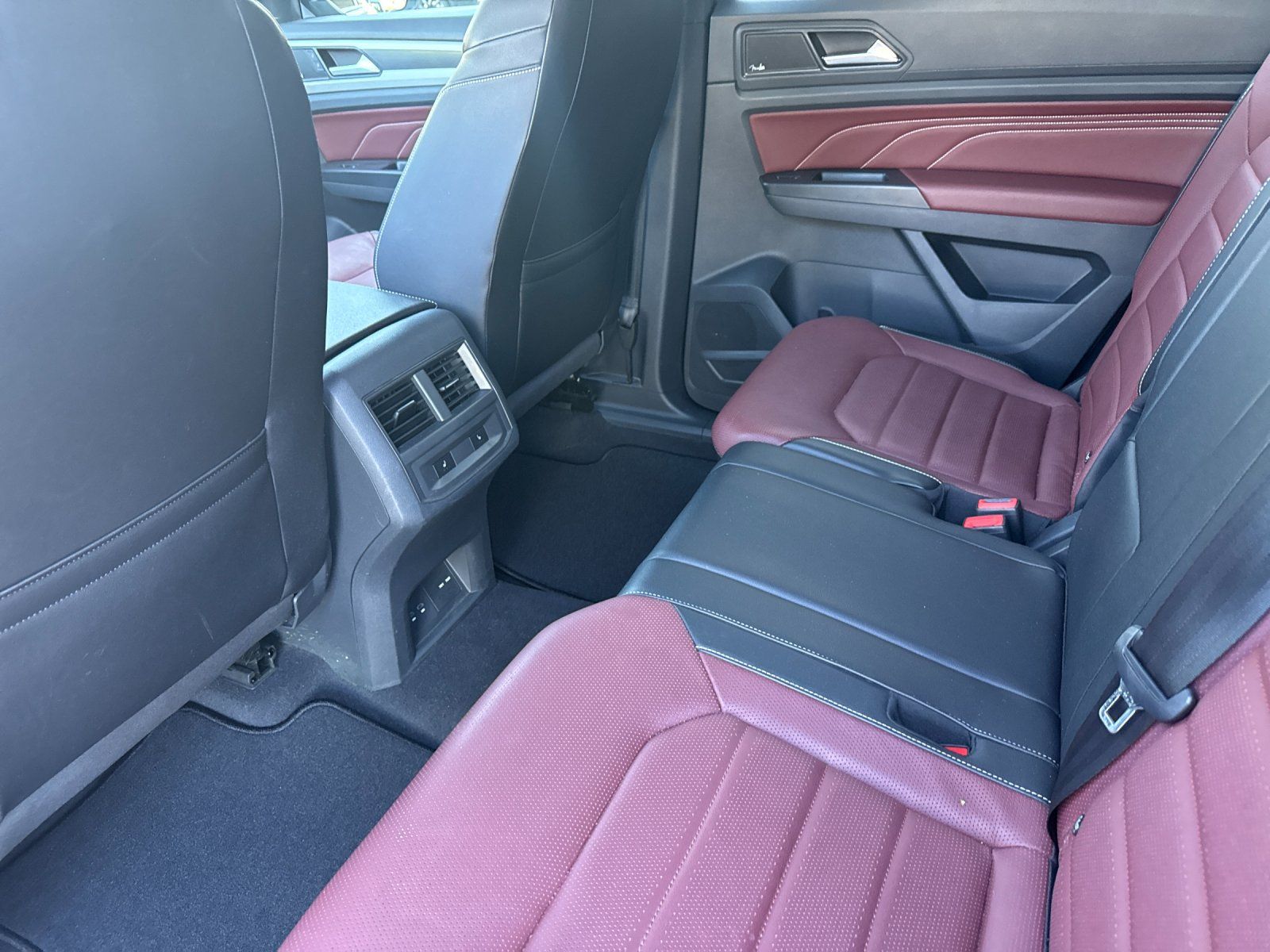 2021 Volkswagen Atlas Cross Sport 3.6L V6 SEL Premium R-Line — foto completa 13 de 28