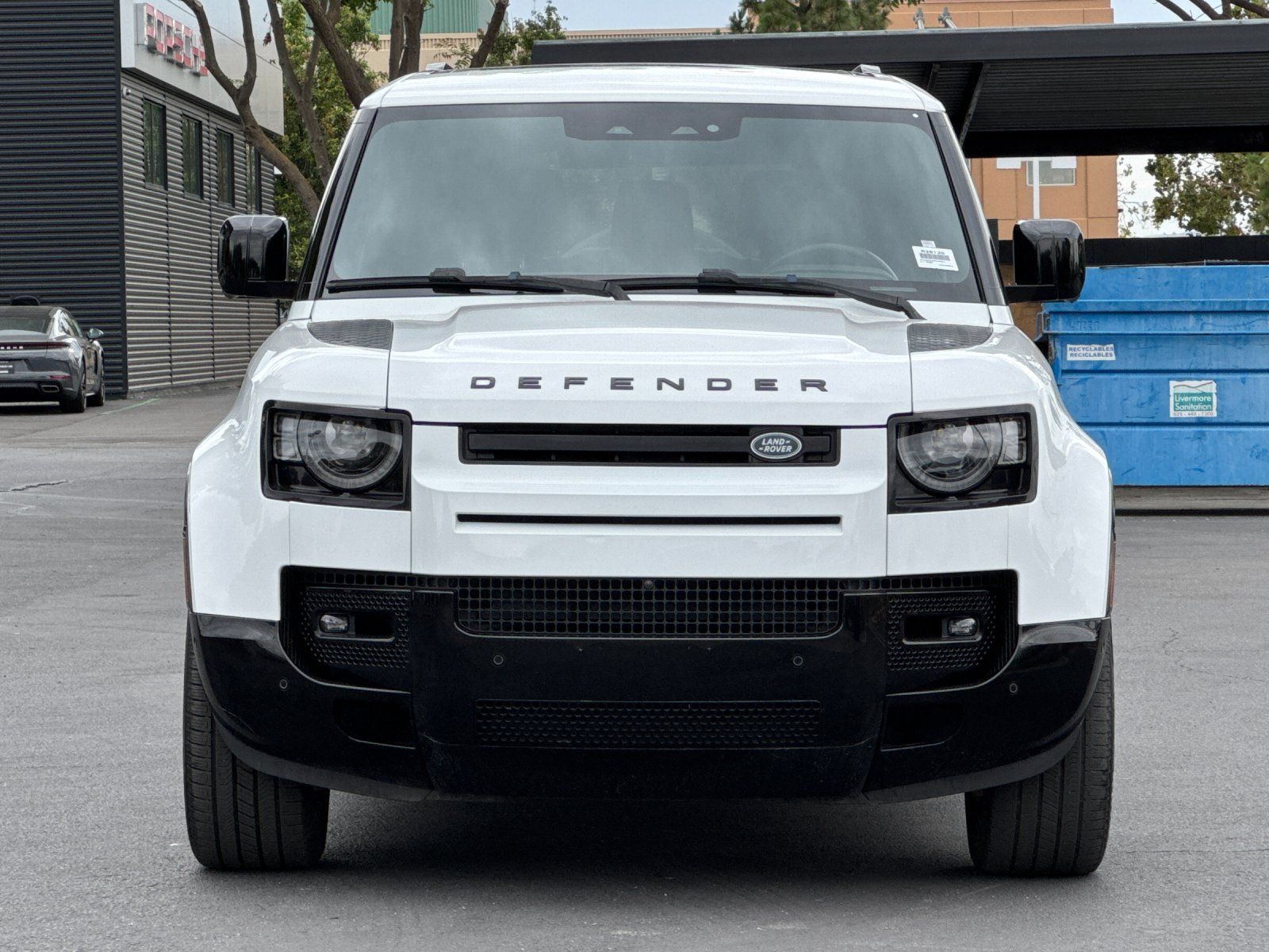 2024 Land Rover Defender 130 X-Dynamic SE — foto completa 8 de 30