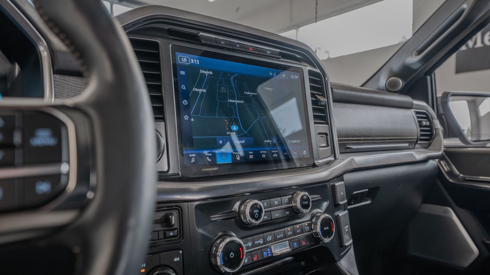 2022 Ford F-150 Platinum — full photo 20 of 33