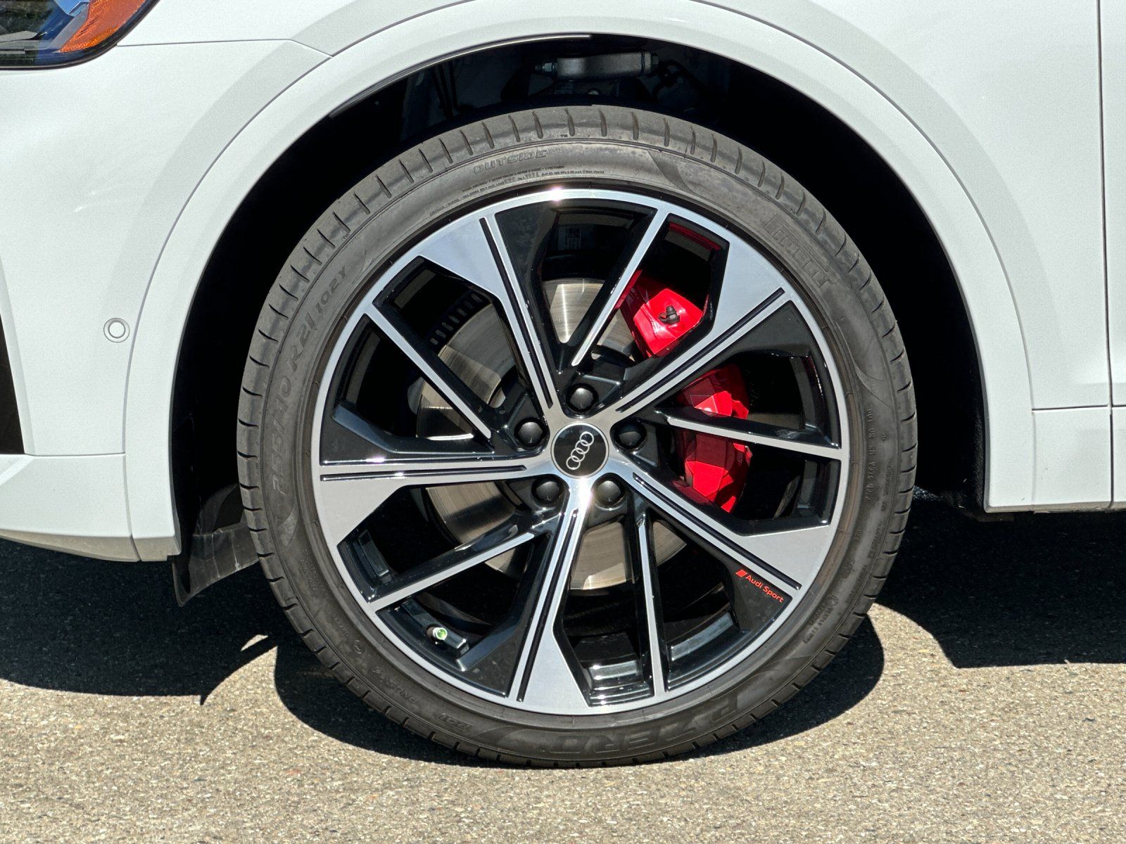 2023 Audi SQ5 Prestige — full photo 25 of 28