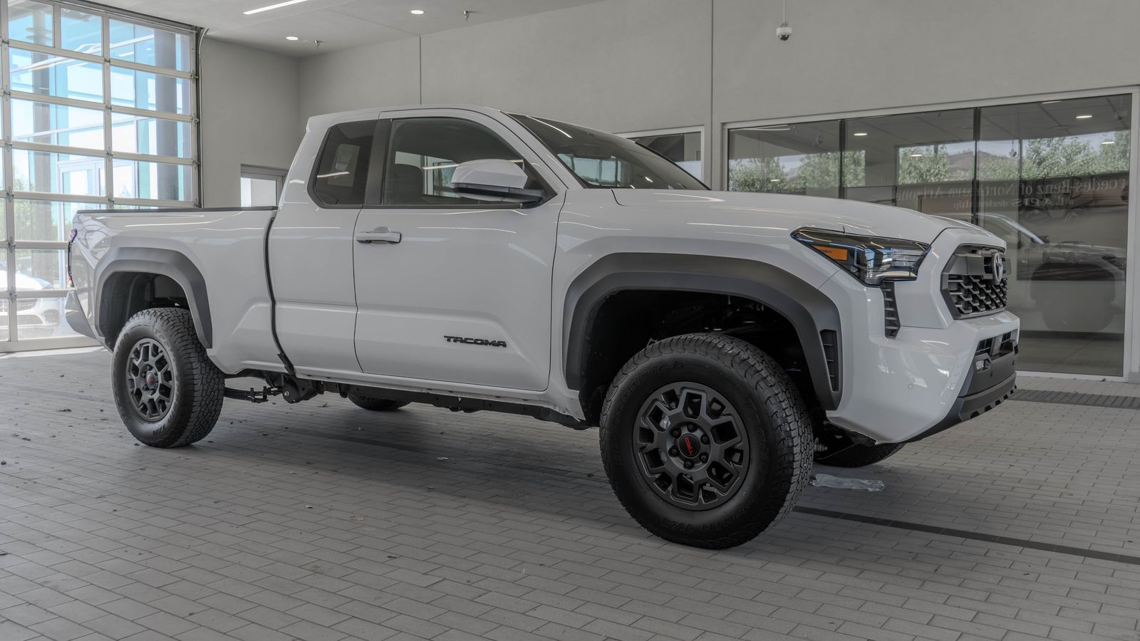 2025 Toyota Tacoma PreRunner — foto completa 11 de 29