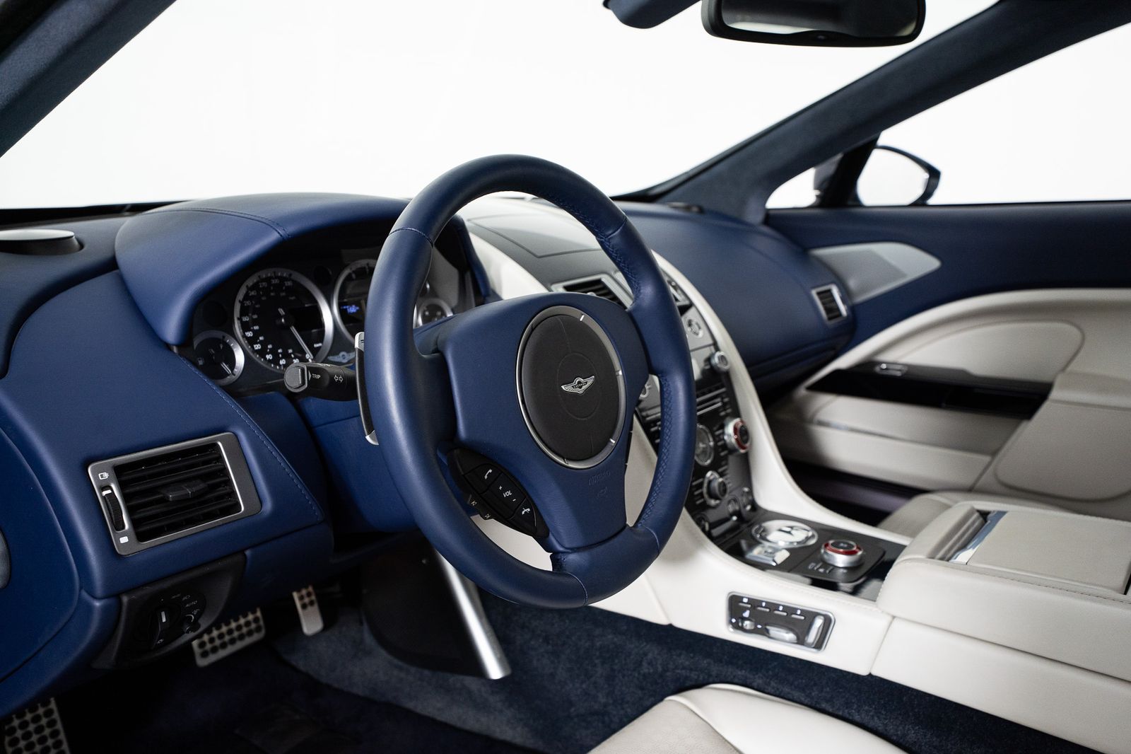 2018 Aston Martin Lagonda Taraf — foto completa 45 de 62