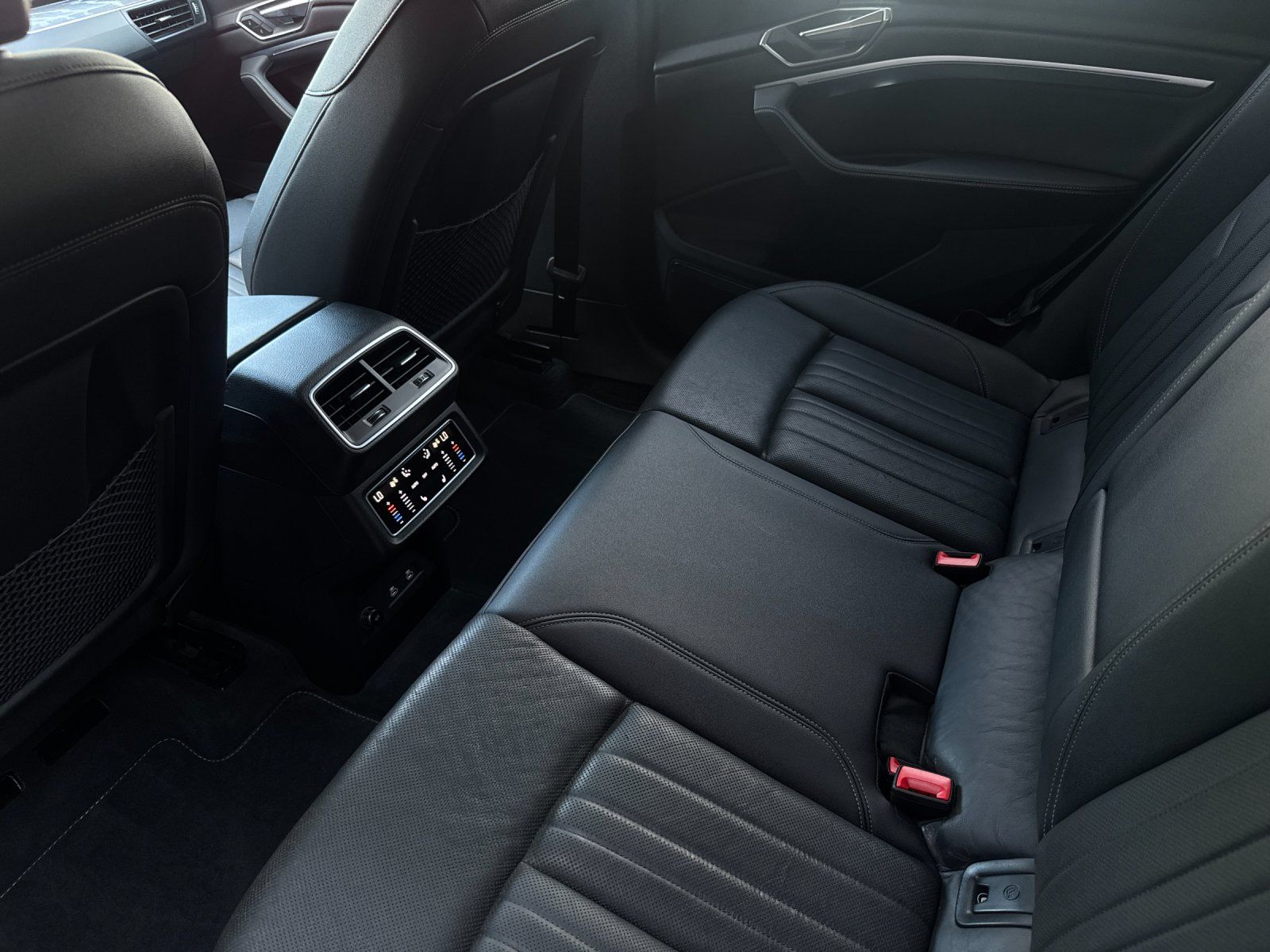 2024 Audi Q8 e-tron Premium Plus — full photo 12 of 29