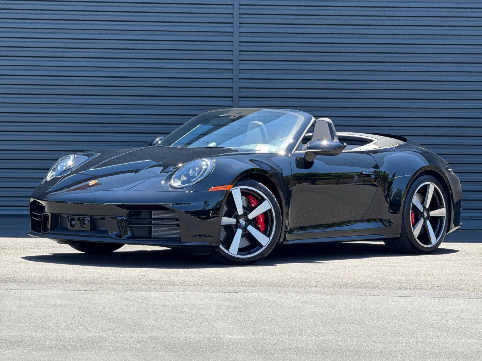 2025 Porsche 911 Carrera S — full photo 26 of 29