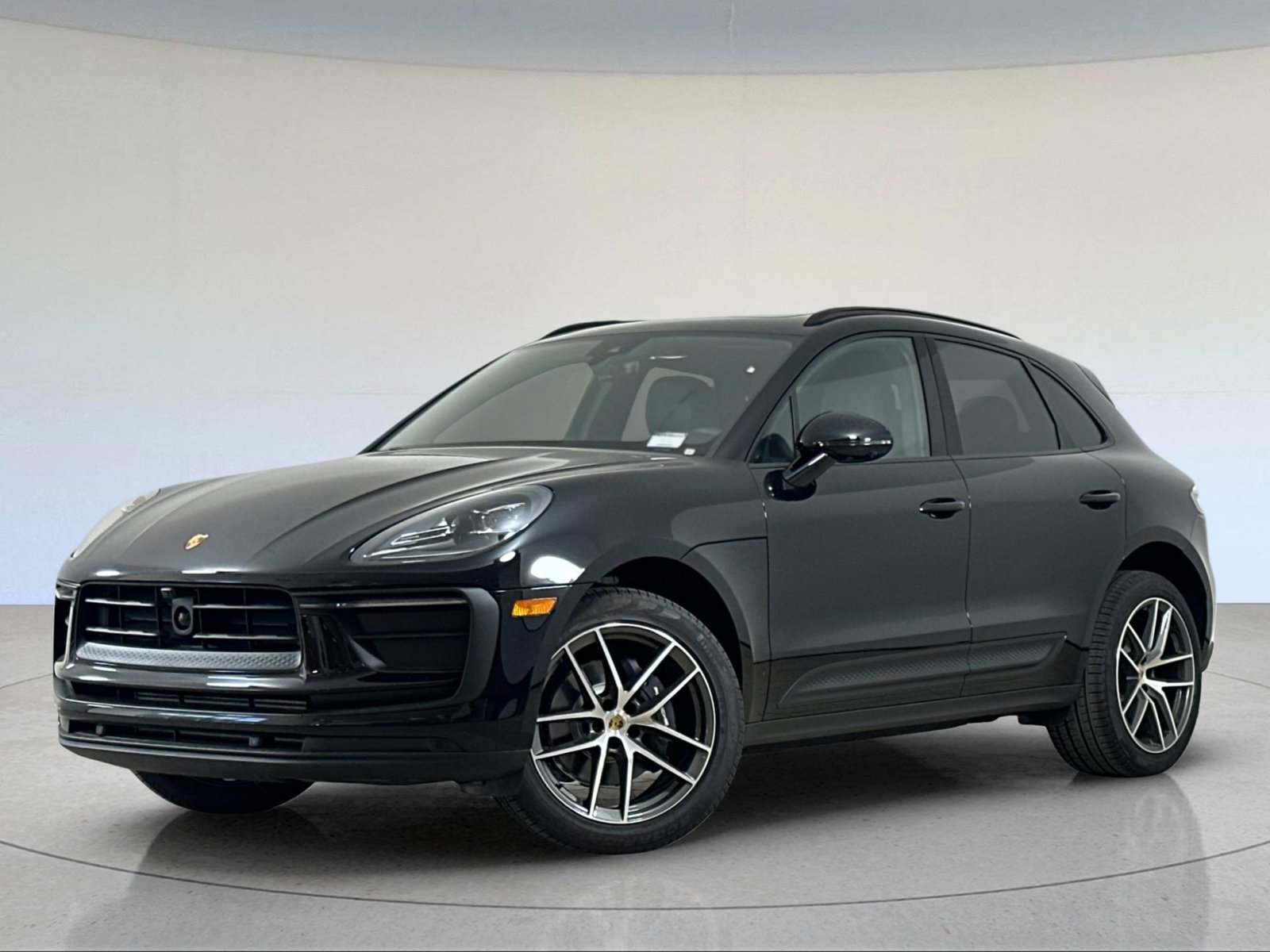 2026 Porsche Macan Base — photo 1 of 28