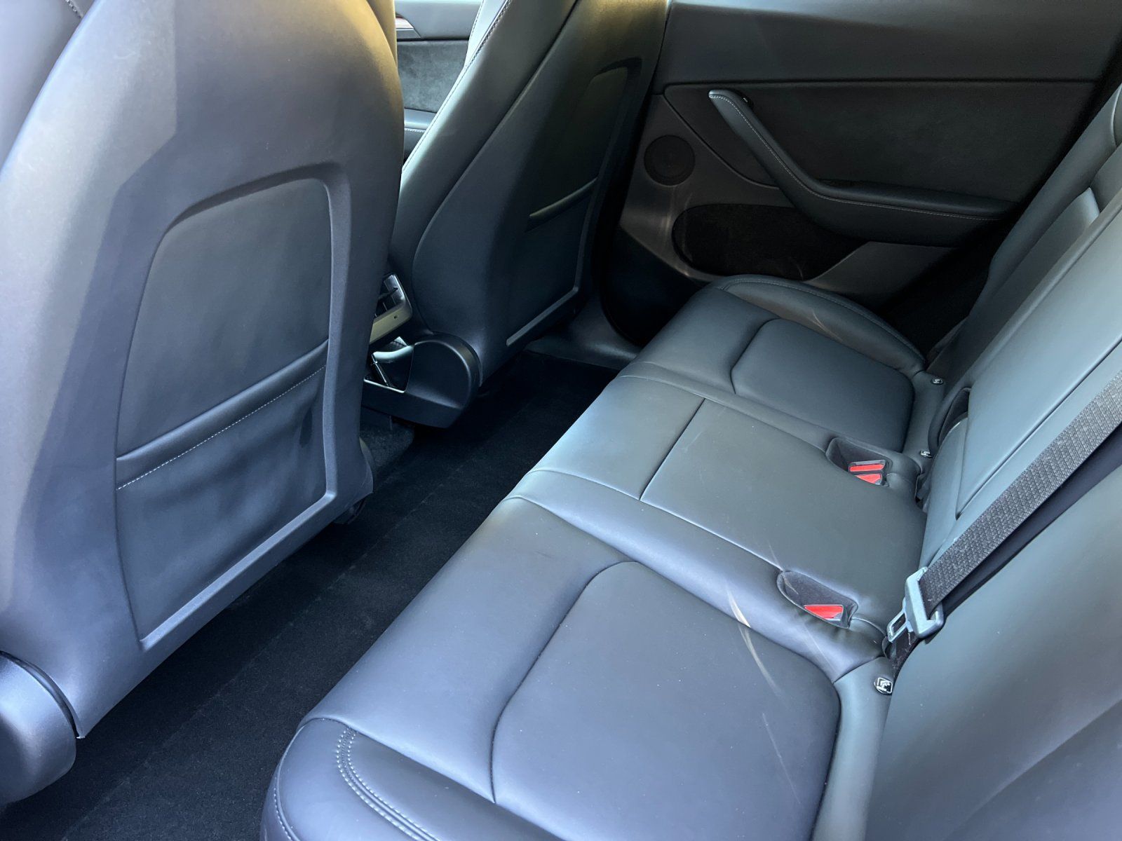 2023 Tesla Model Y Standard Range — full photo 12 of 31