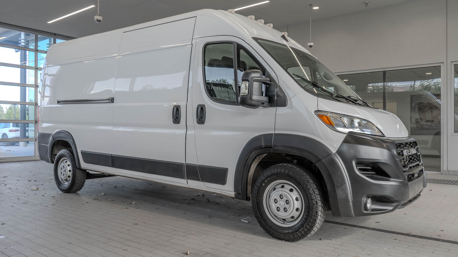 2025 Ram ProMaster 2500 High Roof — foto completa 12 de 34