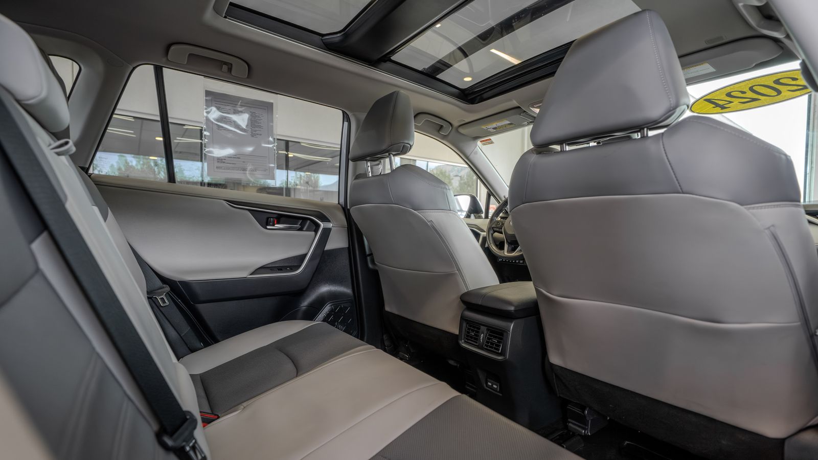 2024 Toyota RAV4 Hybrid Limited — foto completa 28 de 35