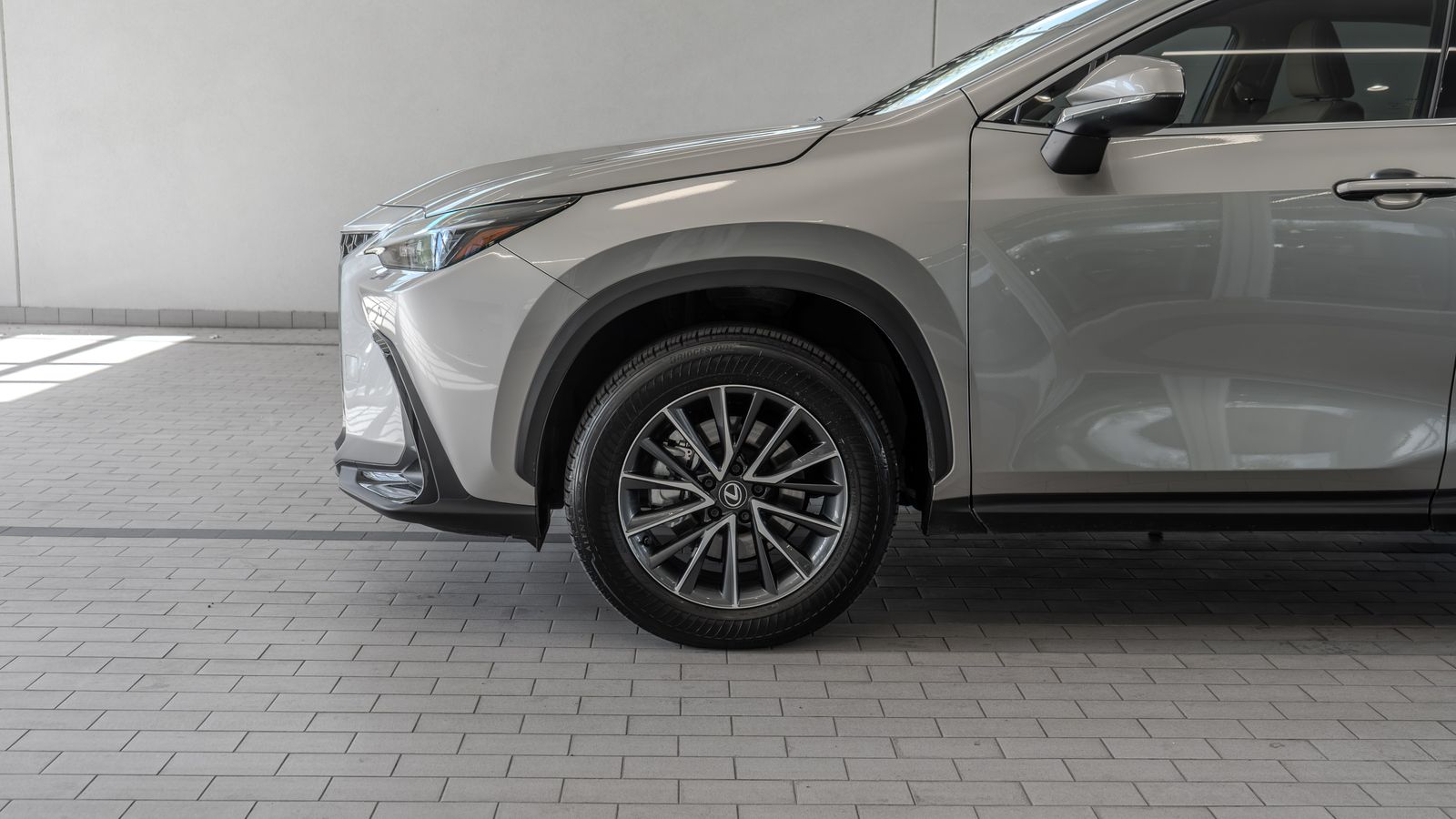 2025 Lexus NX 250 Premium — foto completa 4 de 33