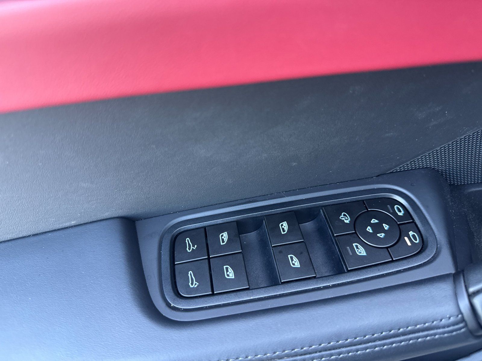 2026 Porsche Cayenne Coupe S — full photo 12 of 28