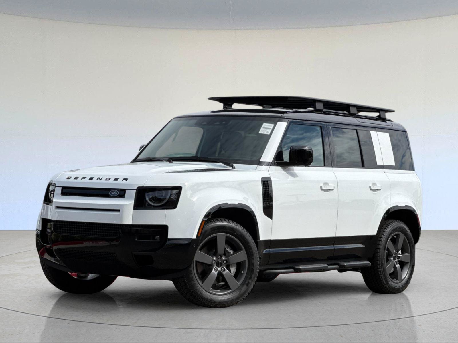 2026 Land Rover Defender 110 X-Dynamic SE — photo 1 of 28