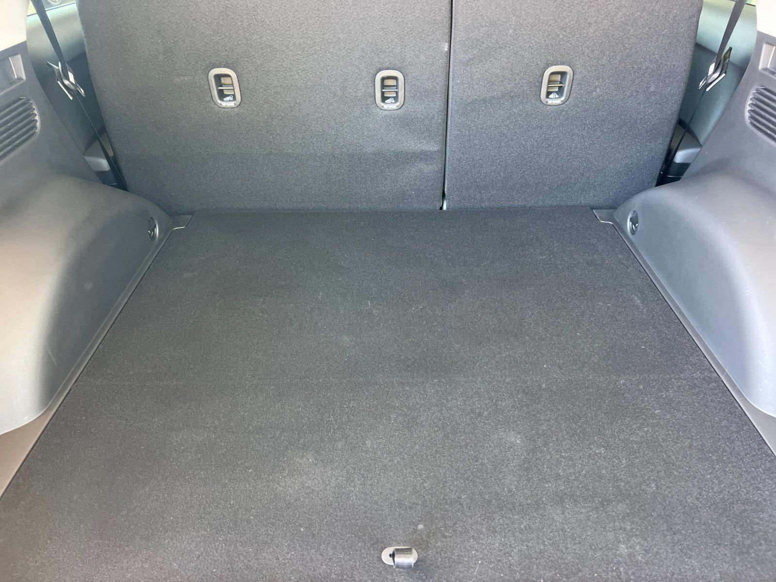 2024 Hyundai IONIQ 5 SE — full photo 15 of 29