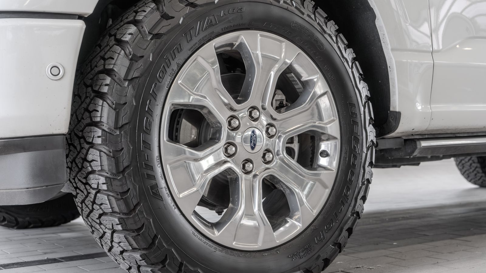2022 Ford F-150 Platinum — full photo 31 of 33
