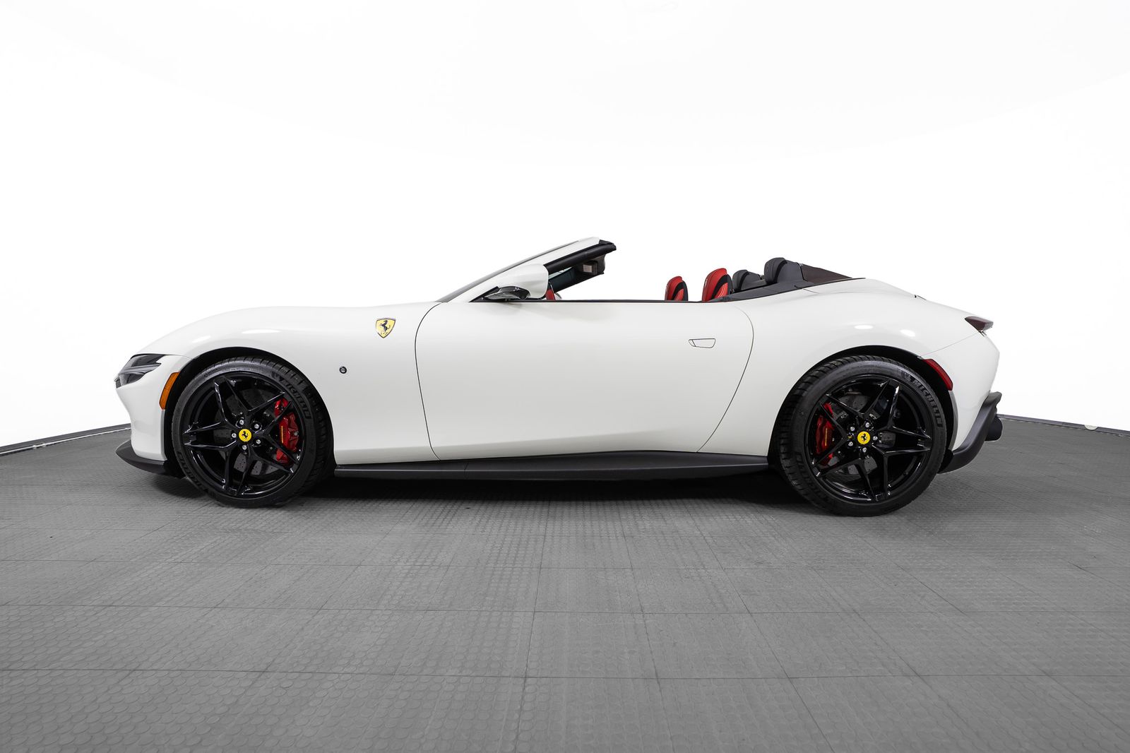 2025 Ferrari Roma Spider — foto completa 2 de 51