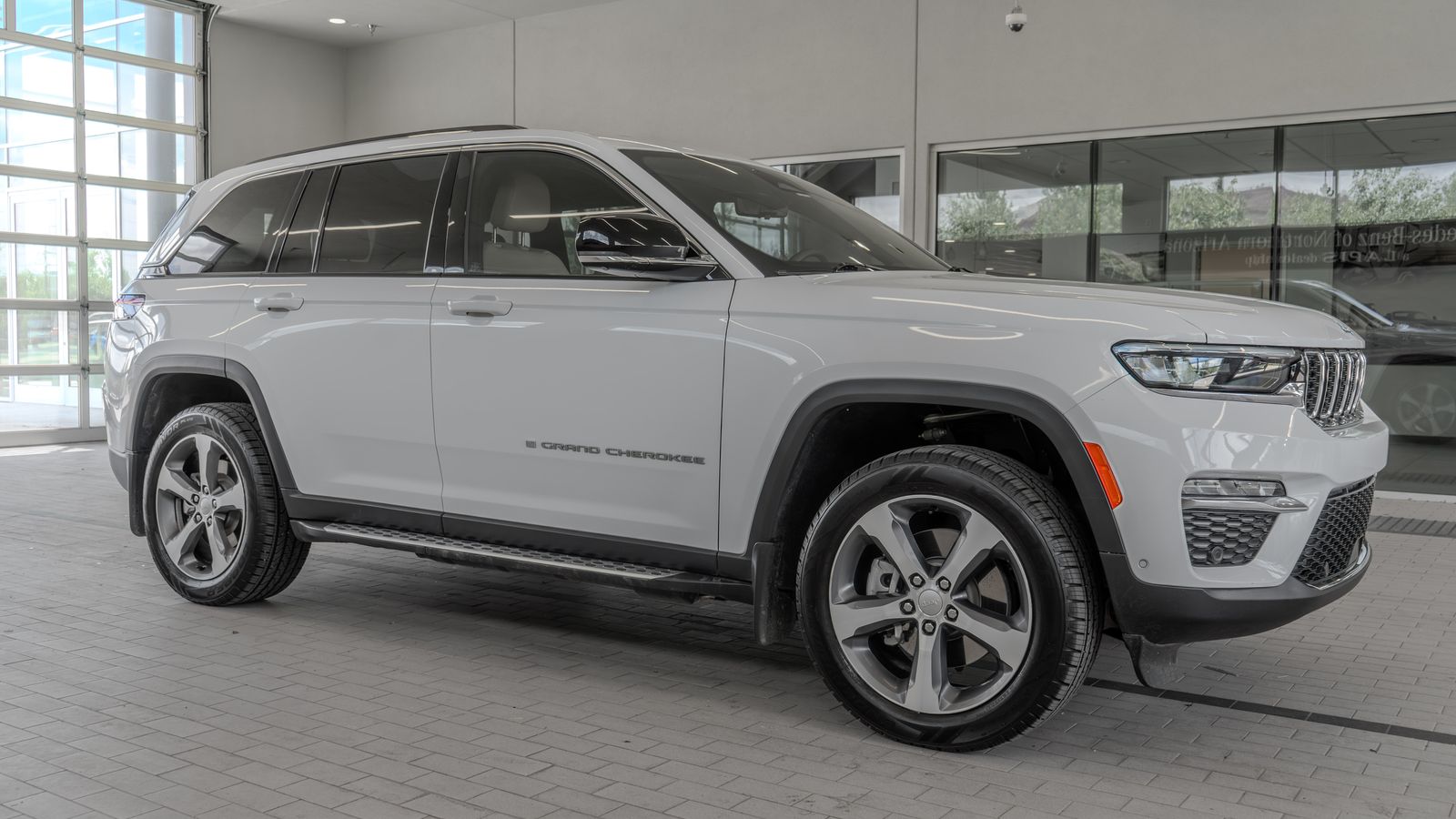 2023 Jeep Grand Cherokee 4xe — foto completa 12 de 34
