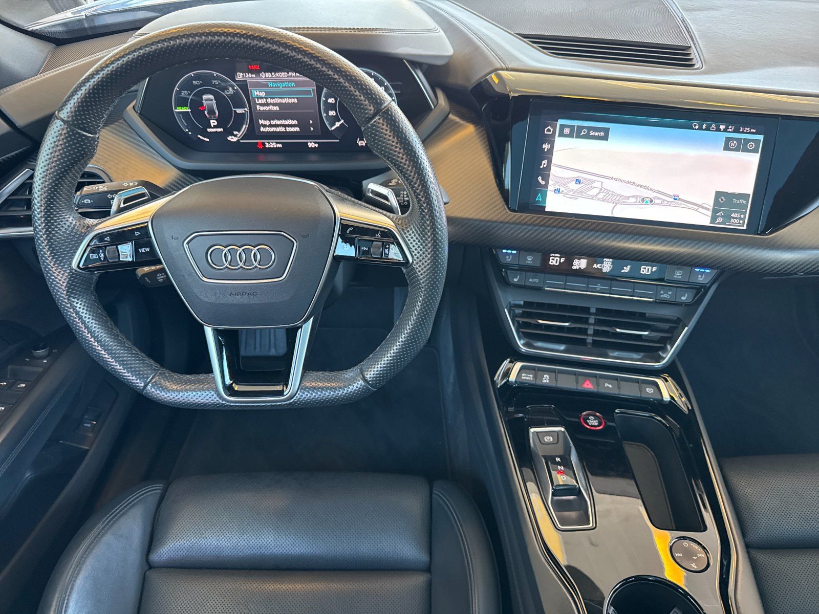 2022 Audi e-tron GT Premium Plus — full photo 13 of 27