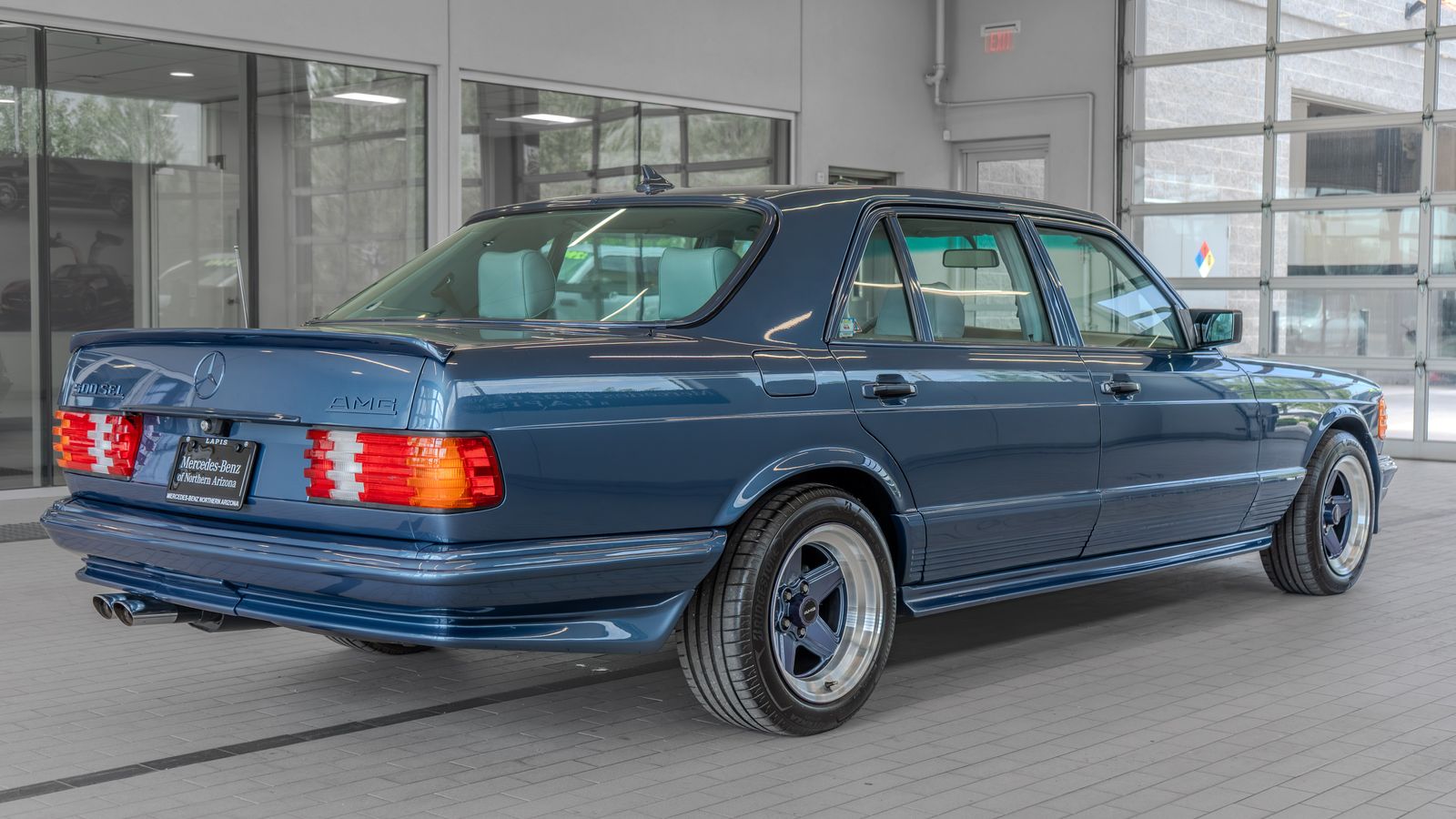 1984 Mercedes 500 SEL — foto completa 28 de 46