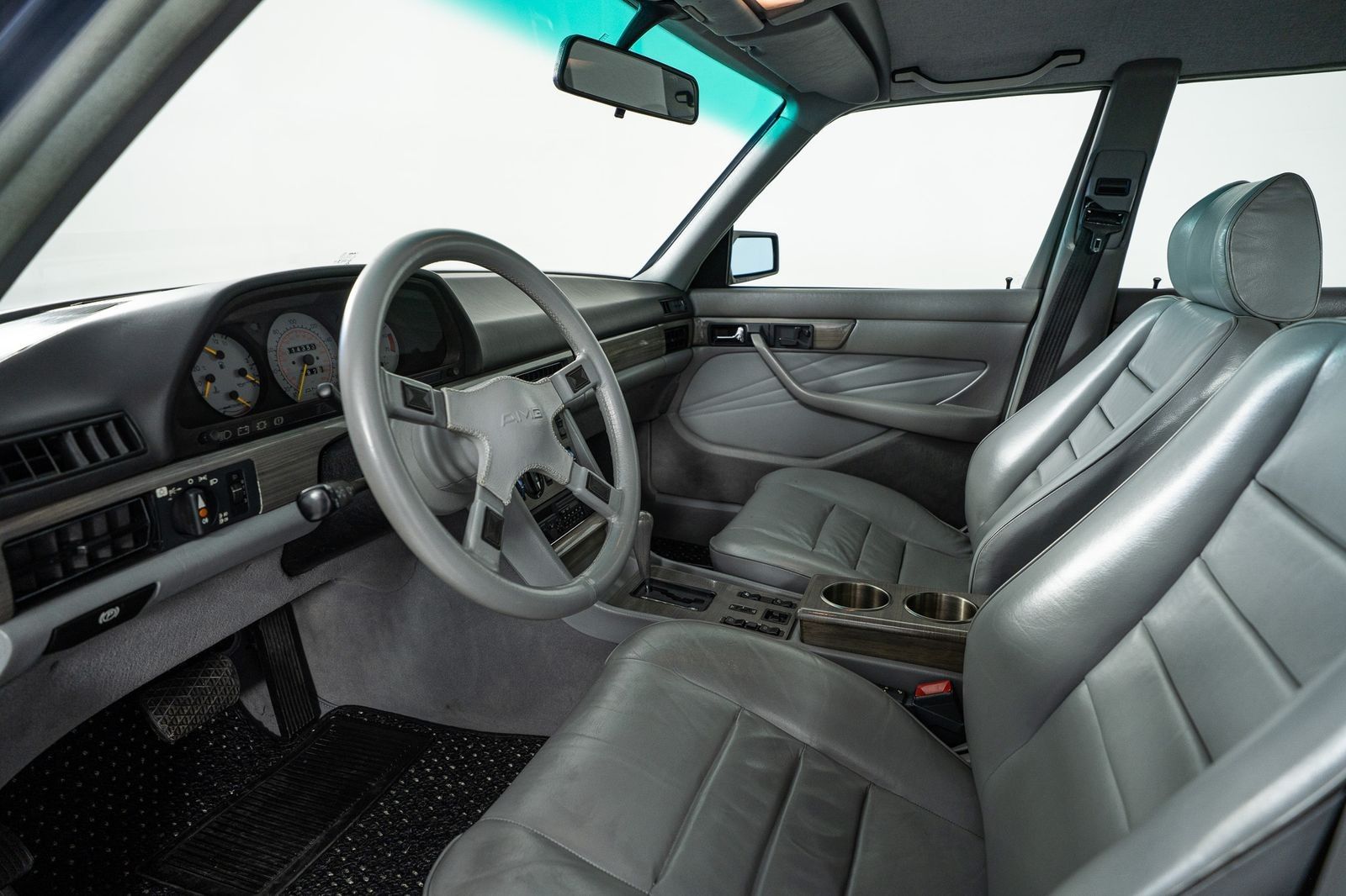 1984 Mercedes-Benz 500-Class 500 SEL — foto completa 52 de 58