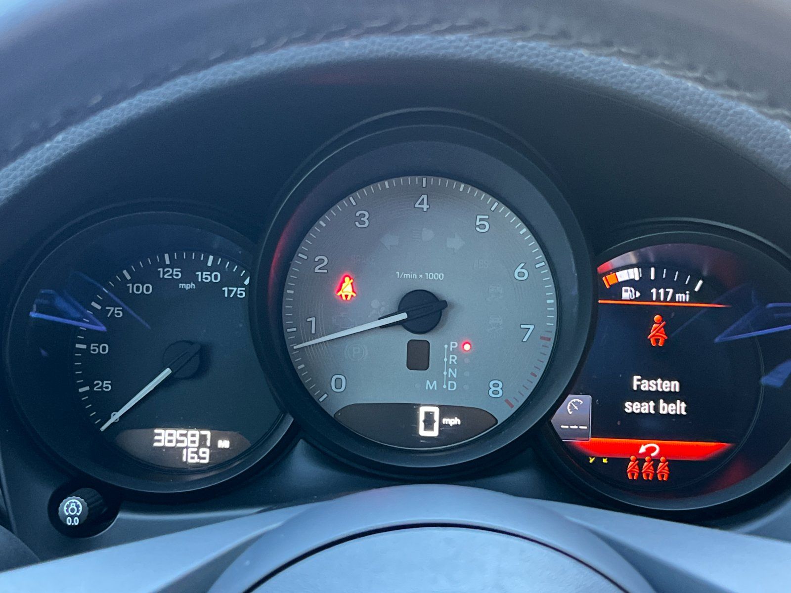 2024 Porsche Macan S — full photo 24 of 28