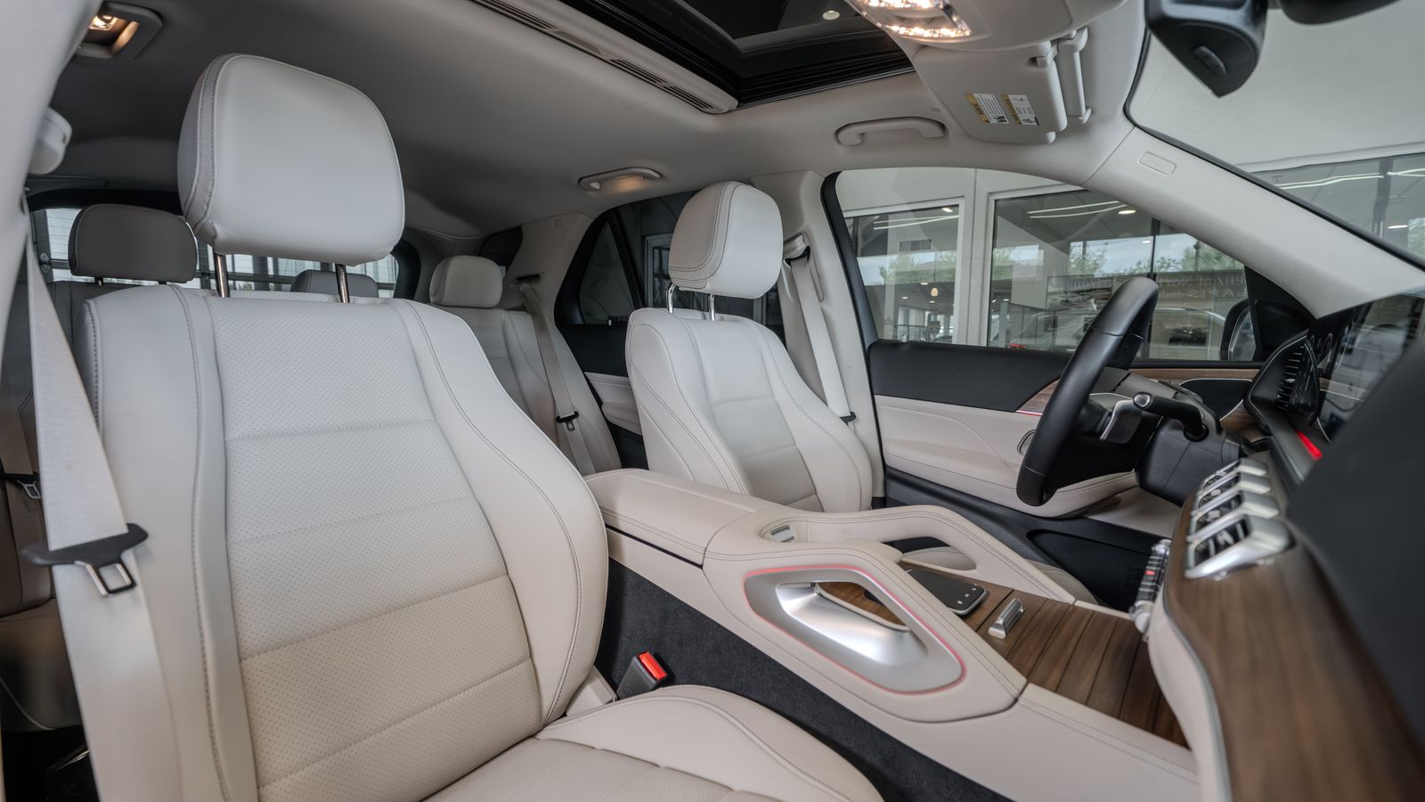 2025 Mercedes-Benz GLE GLE 450e — foto completa 28 de 34