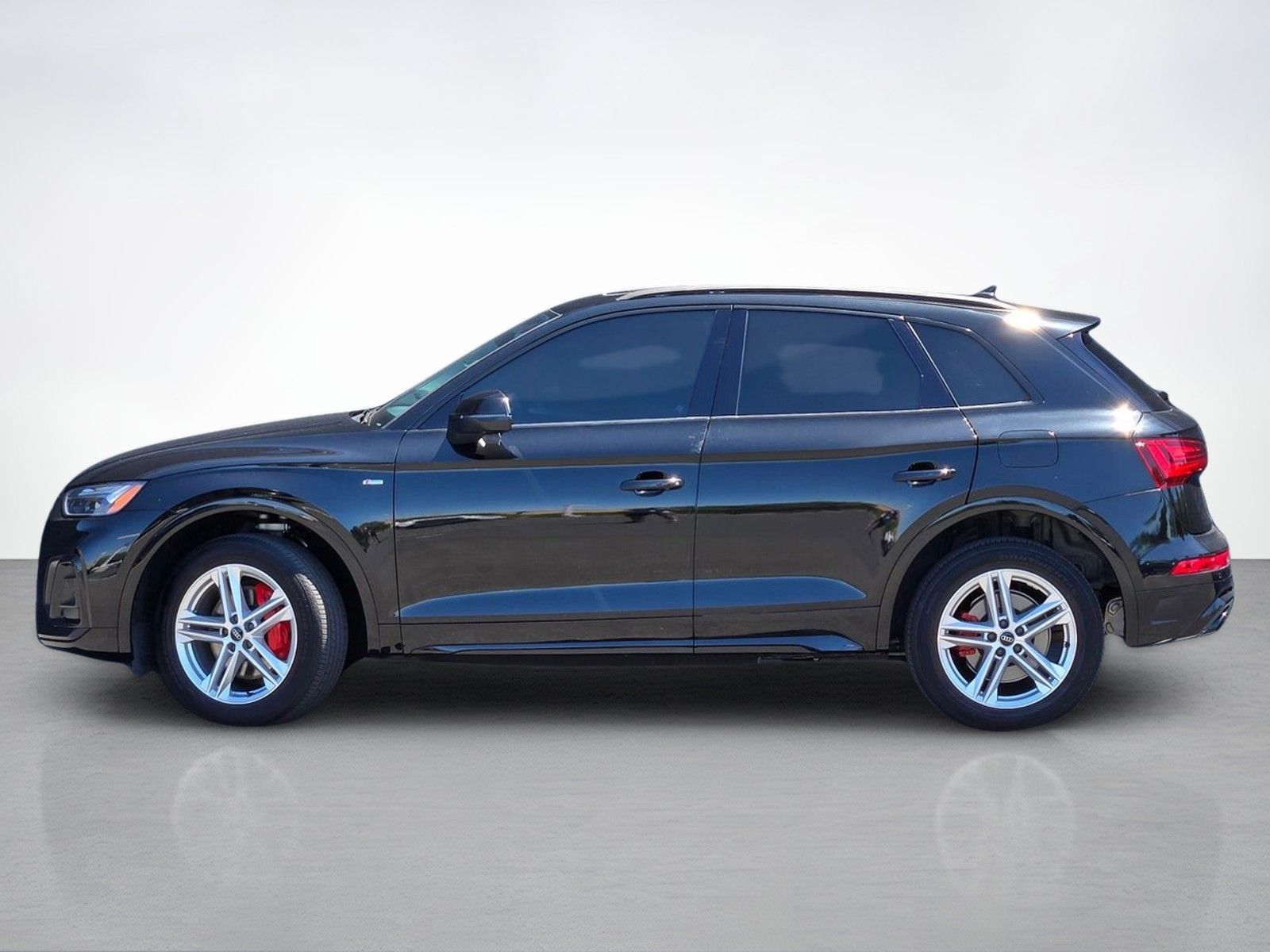 2023 Audi Q5 e 55 Premium — full photo 3 of 45