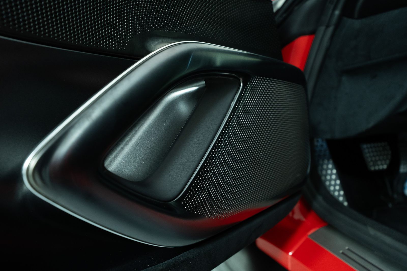 2025 Ferrari 12Cilindri — full photo 32 of 51