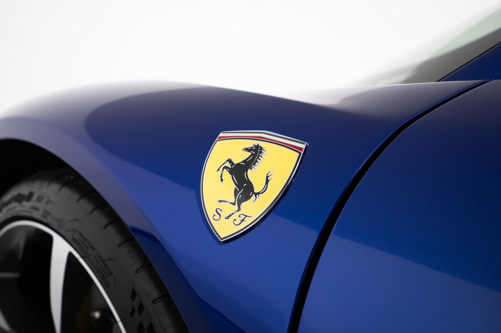 2025 Ferrari SF90 Spider — full photo 11 of 67