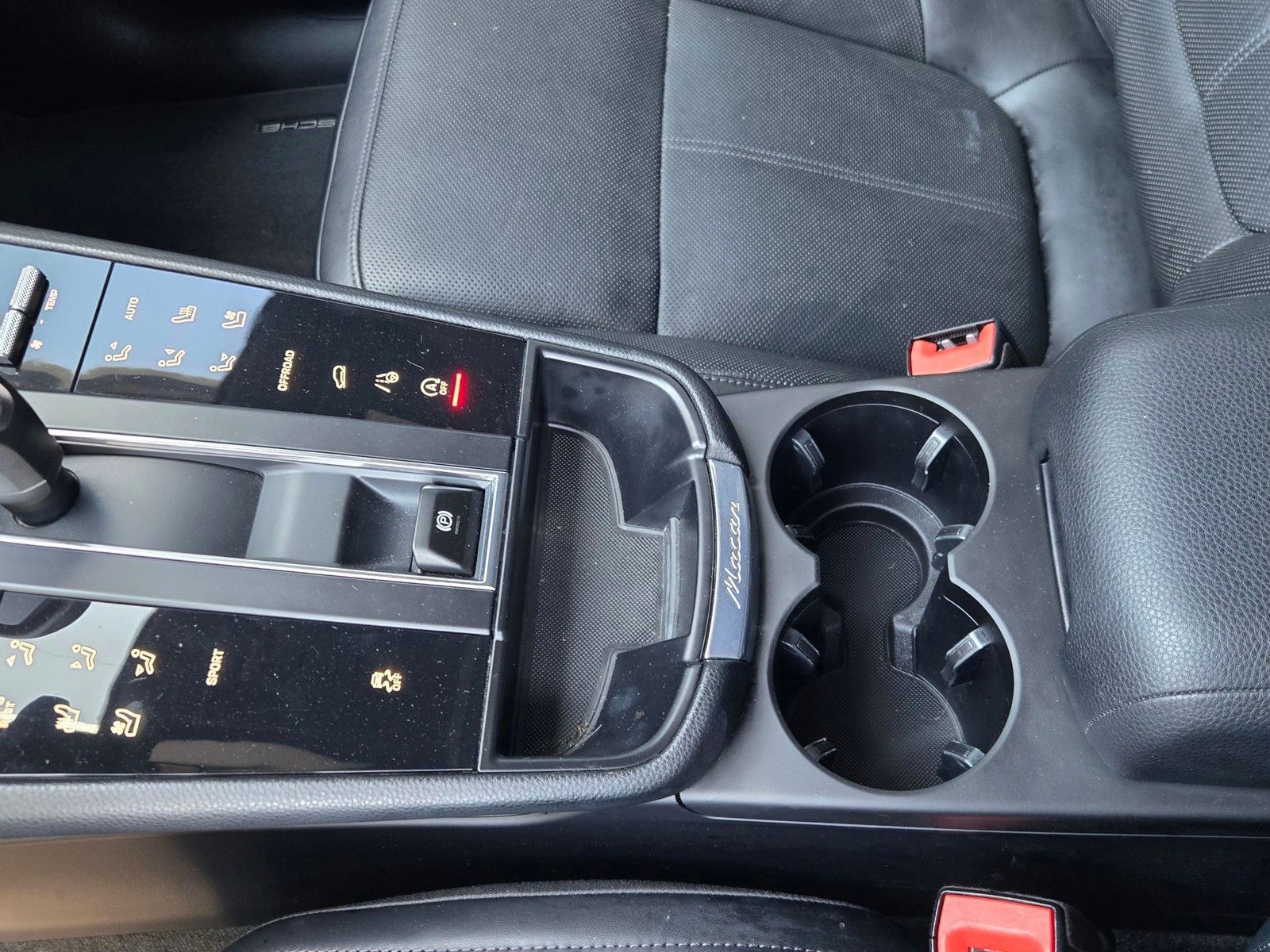 2025 Porsche Macan Base — foto completa 24 de 27