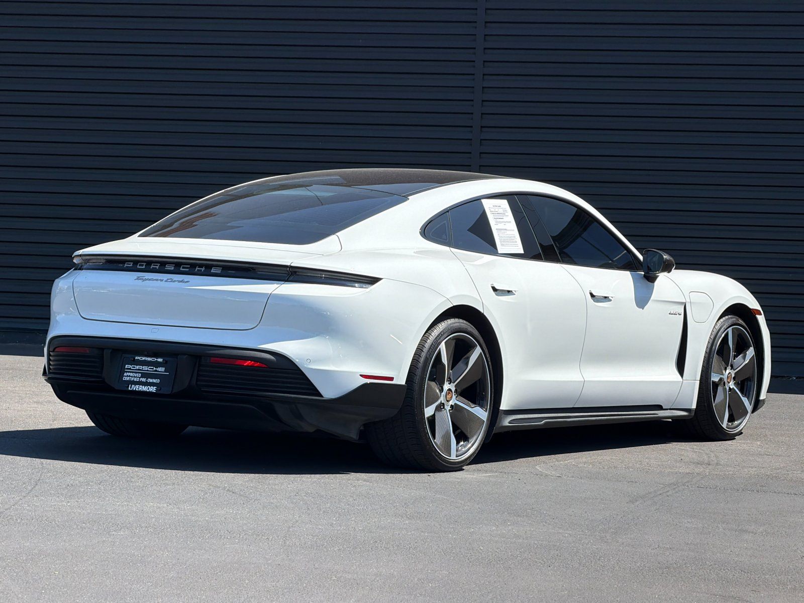 2021 Porsche Taycan Turbo — full photo 8 of 28