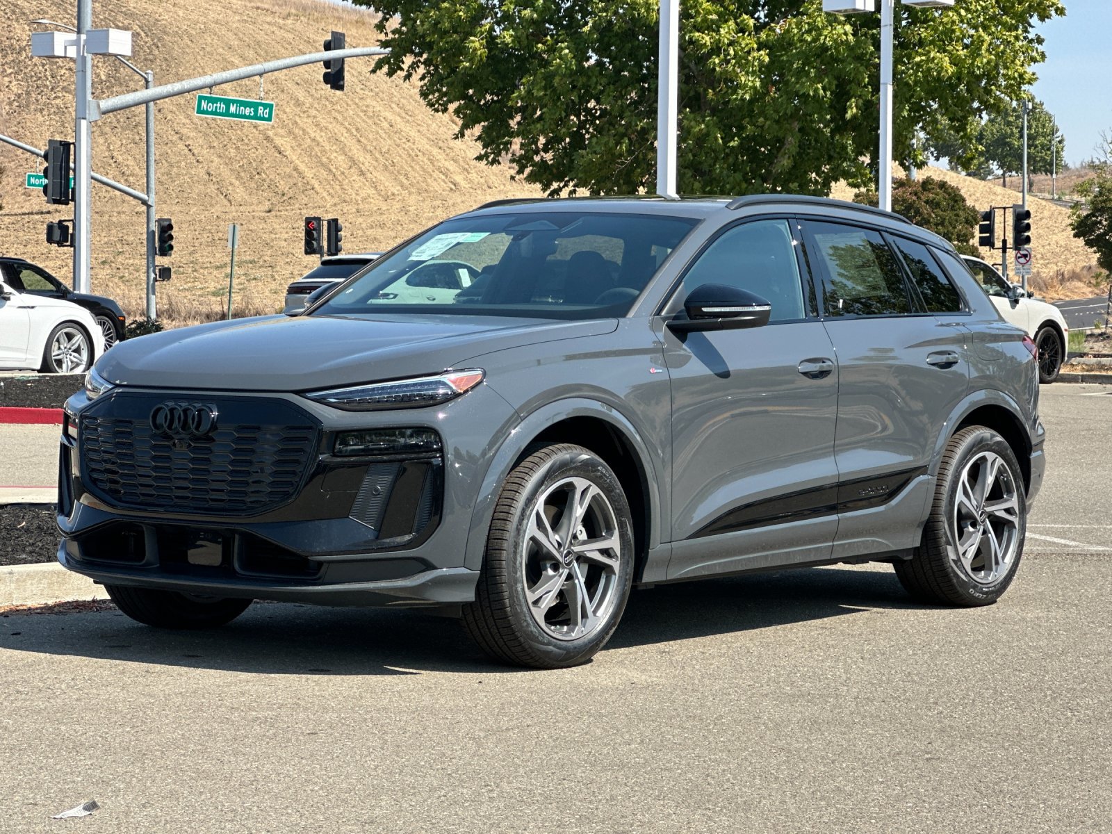 2027 Audi Q6 e-tron Premium Plus — photo 1 of 28