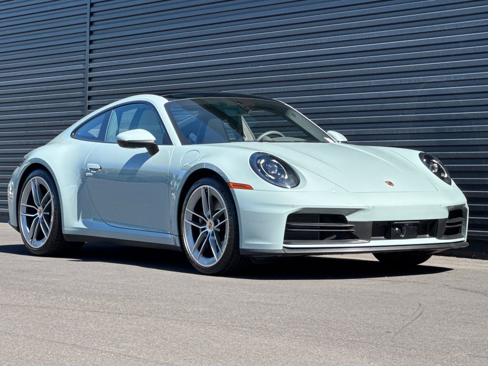 2026 Porsche 911 Carrera — full photo 10 of 28