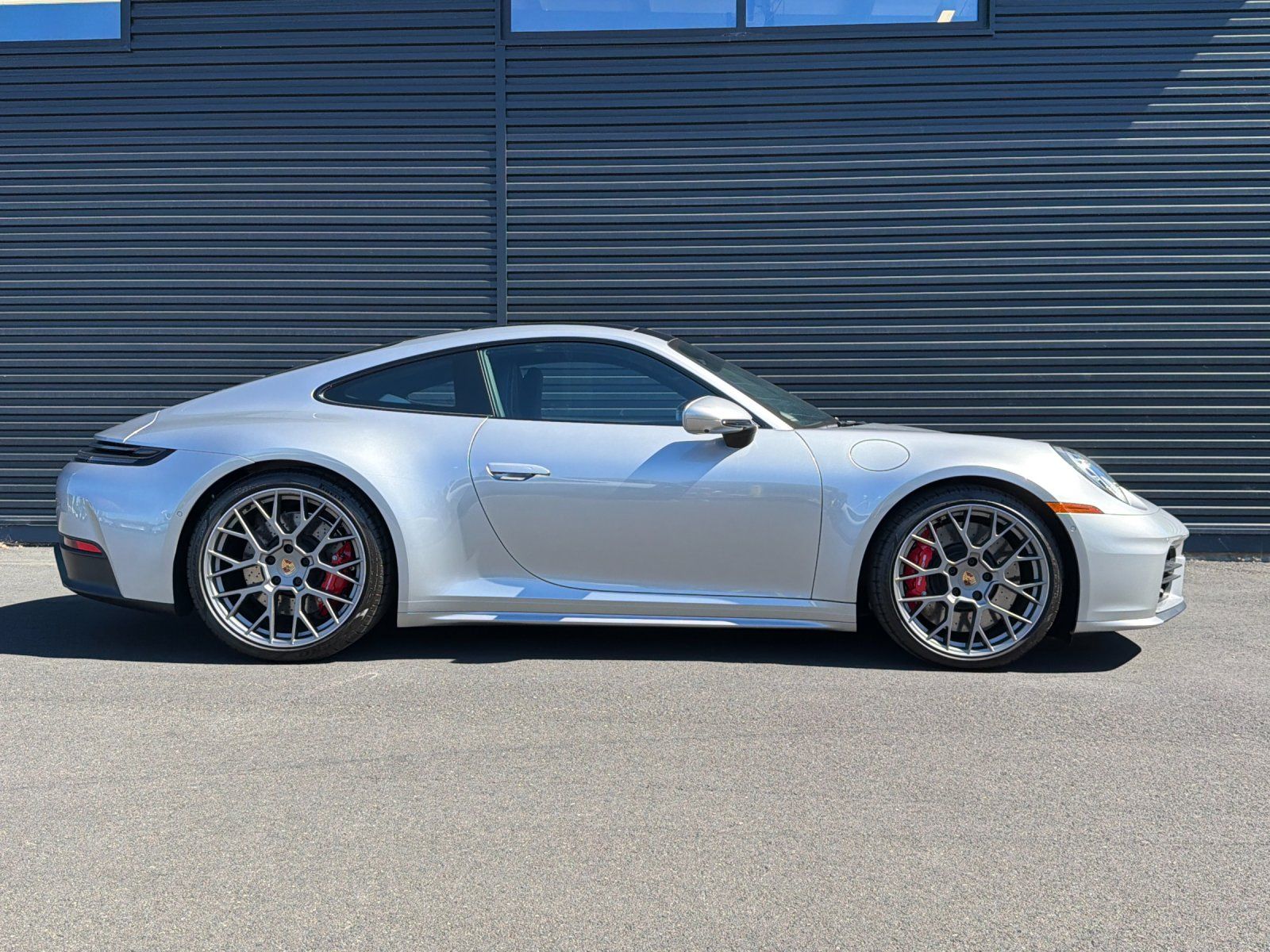 2025 Porsche 911 Carrera S — full photo 8 of 26