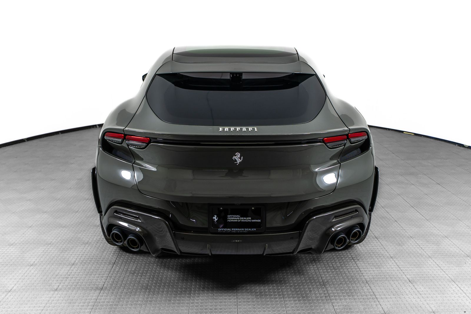 2025 Ferrari Purosangue — foto completa 60 de 66