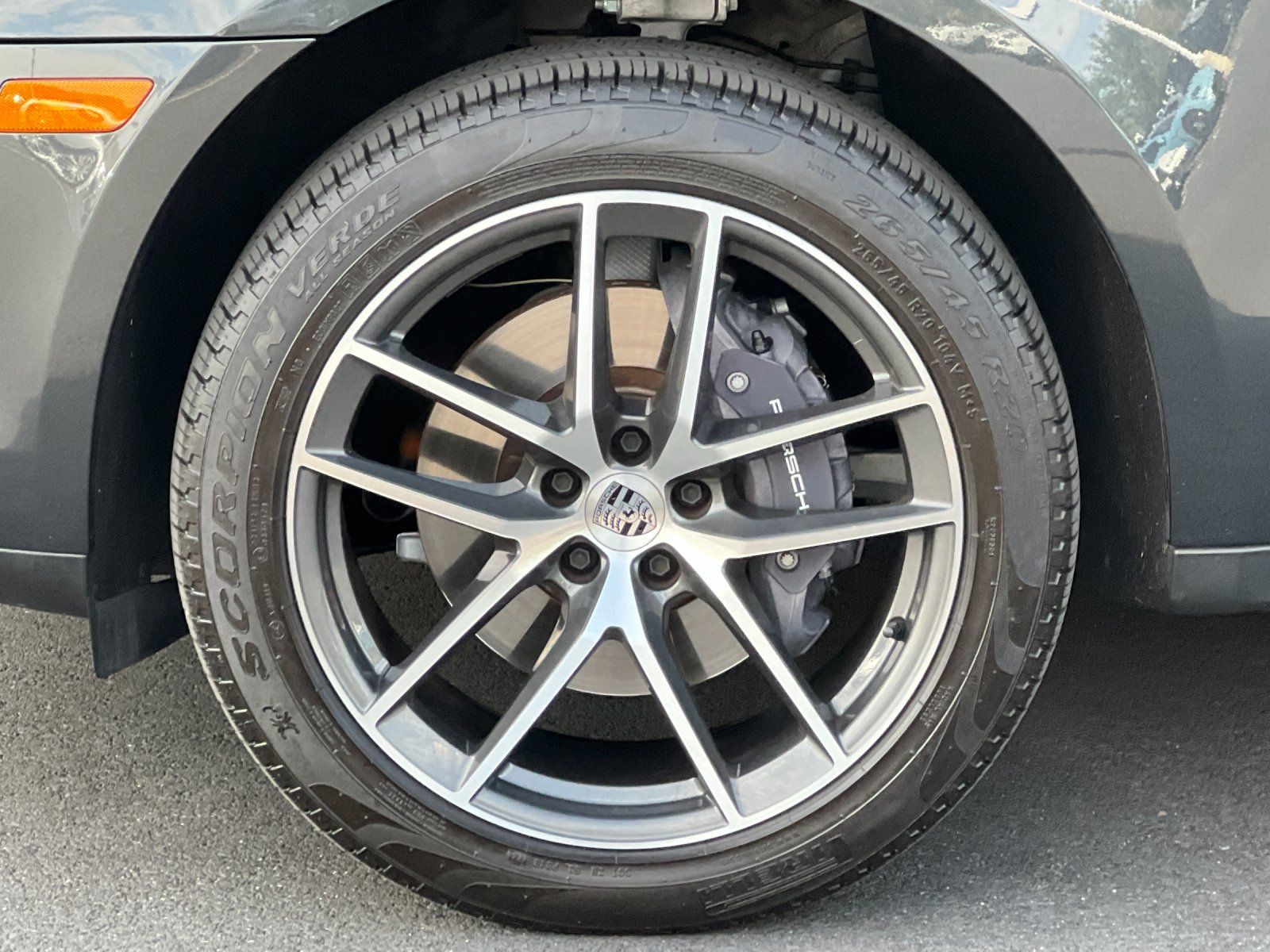 2025 Porsche Macan Base — full photo 26 of 28