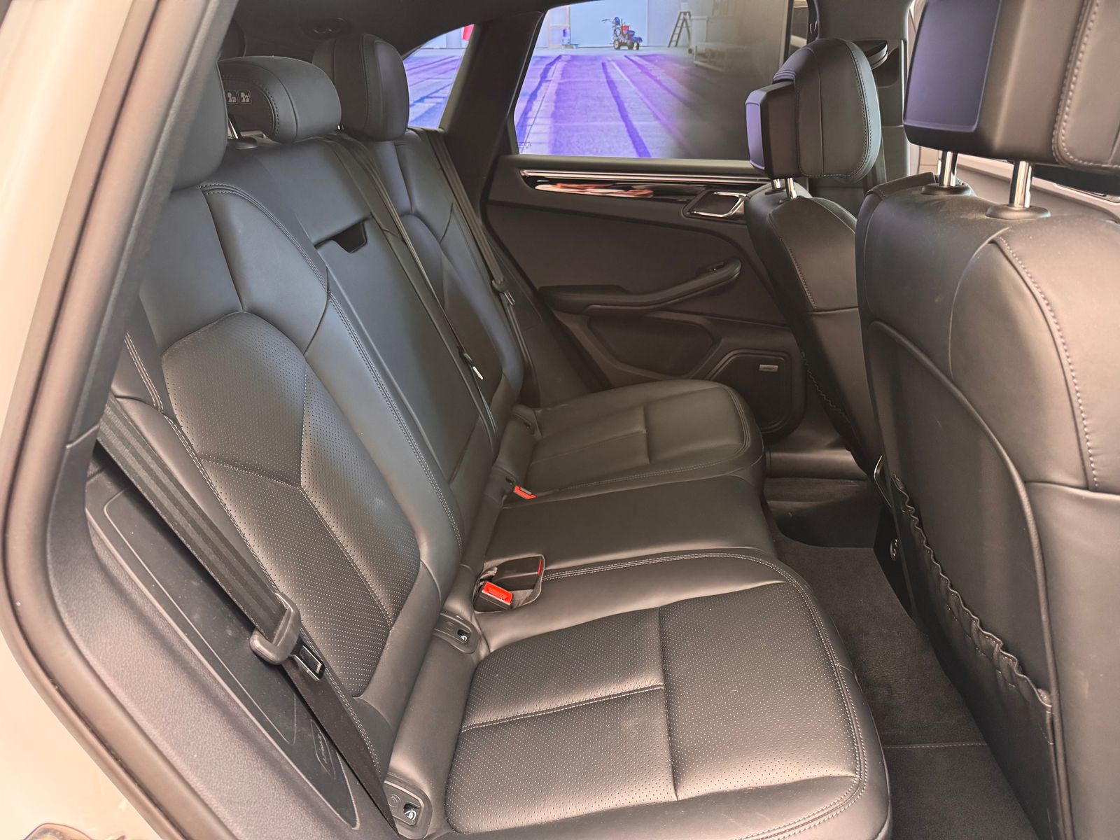 2023 Porsche Macan S — full photo 9 of 10
