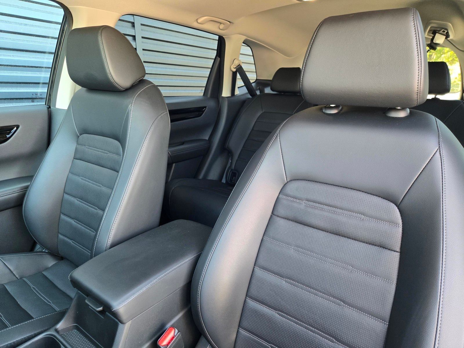 2025 Honda CR-V EX-L — full photo 27 of 28