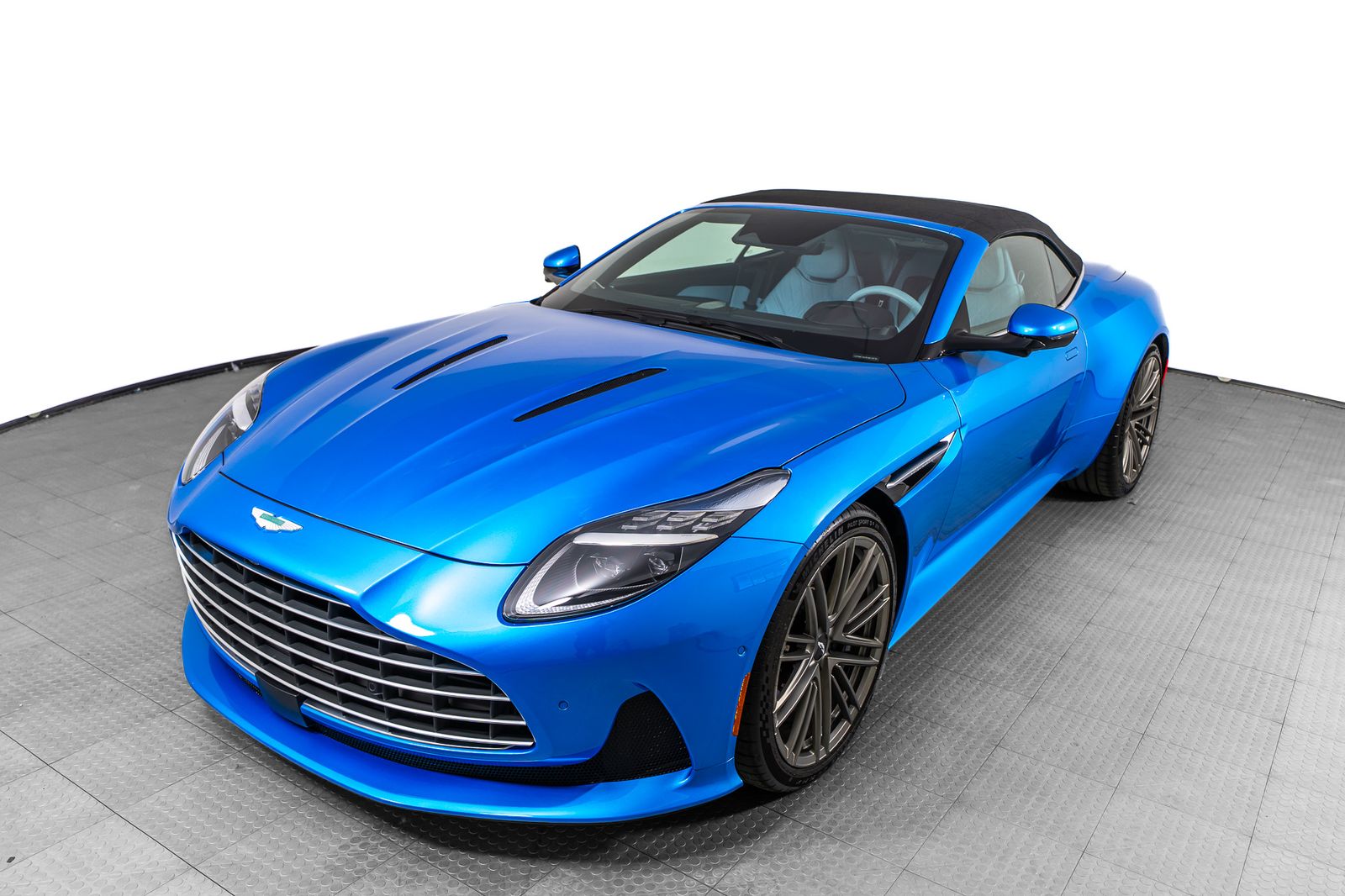 2024 Aston Martin DB12 Volante — foto completa 3 de 55