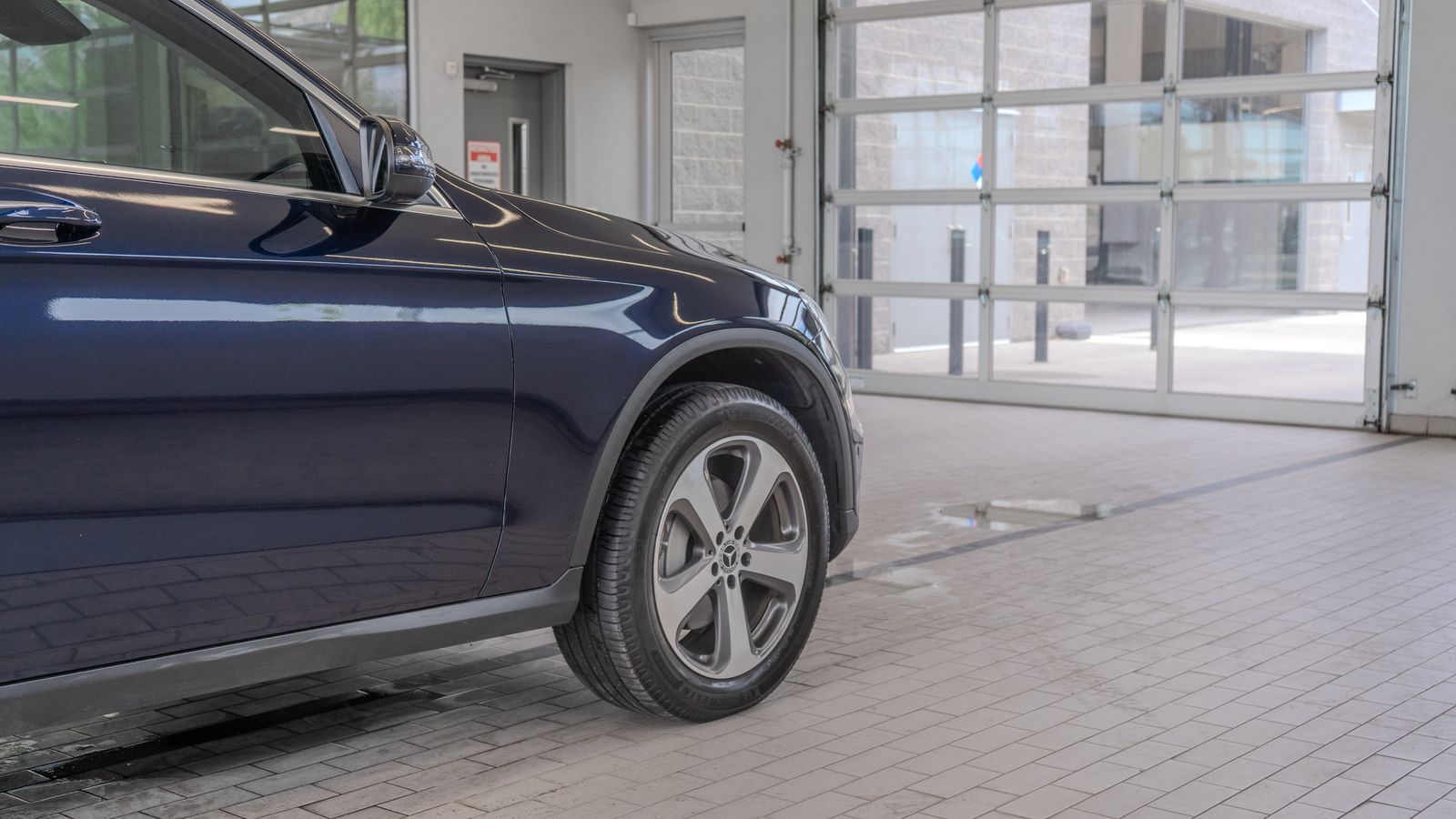 2022 Mercedes-Benz GLC GLC 300 — full photo 30 of 35