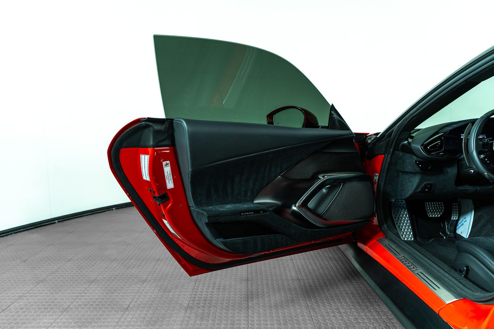 2025 Ferrari 12Cilindri — full photo 26 of 51