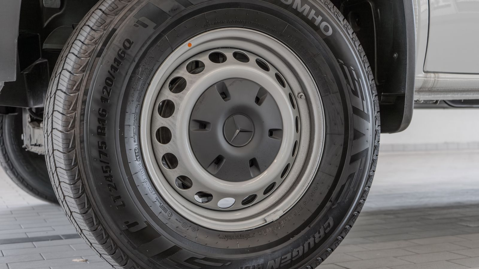 2025 Mercedes-Benz Sprinter 2500 Cargo 144 WB — foto completa 31 de 35