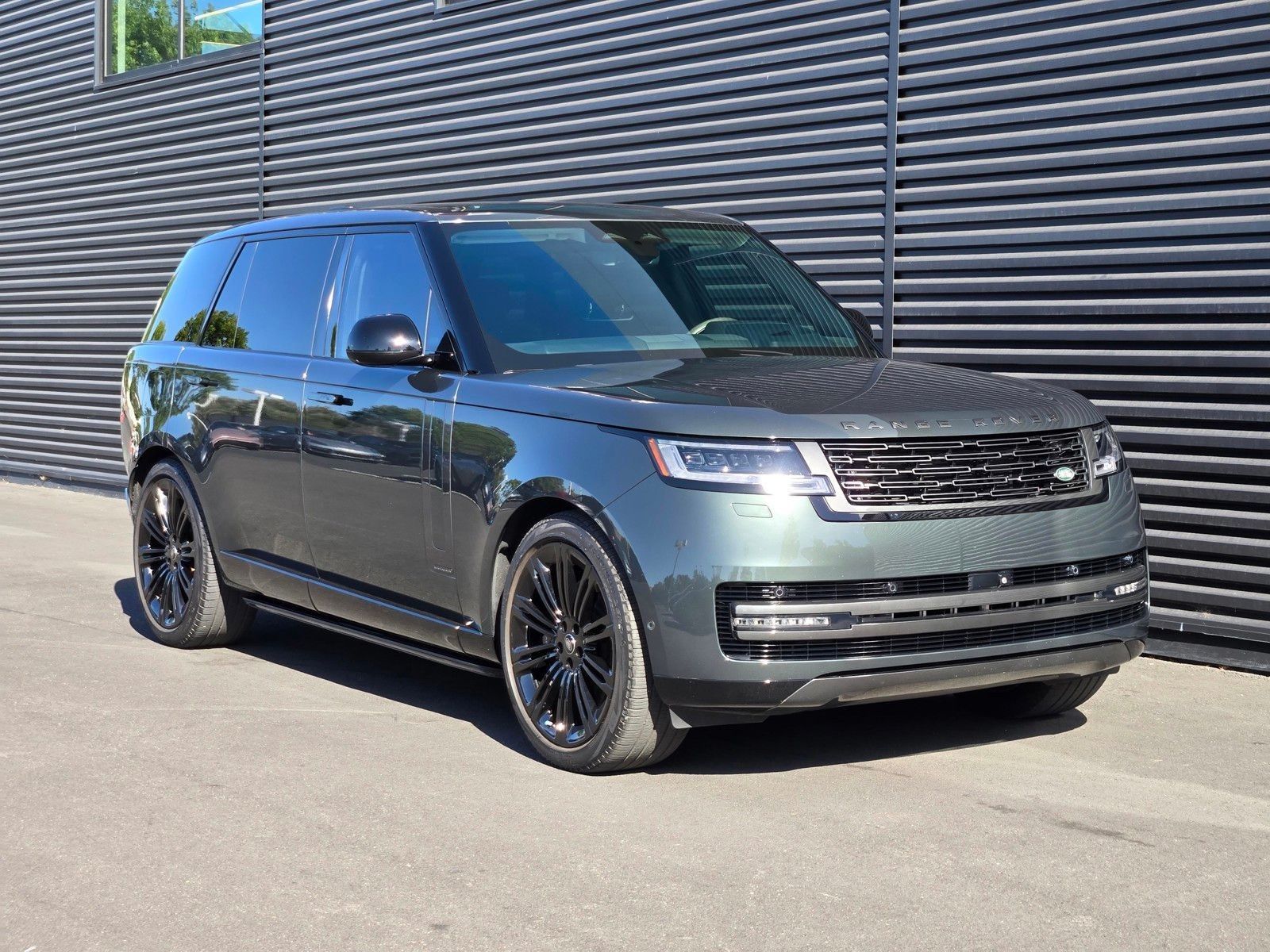 2024 Land Rover Range Rover Autobiography — full photo 9 of 46