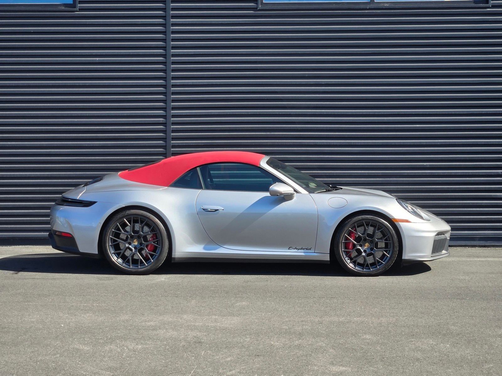 2025 Porsche 911 Carrera 4 GTS — foto completa 8 de 27