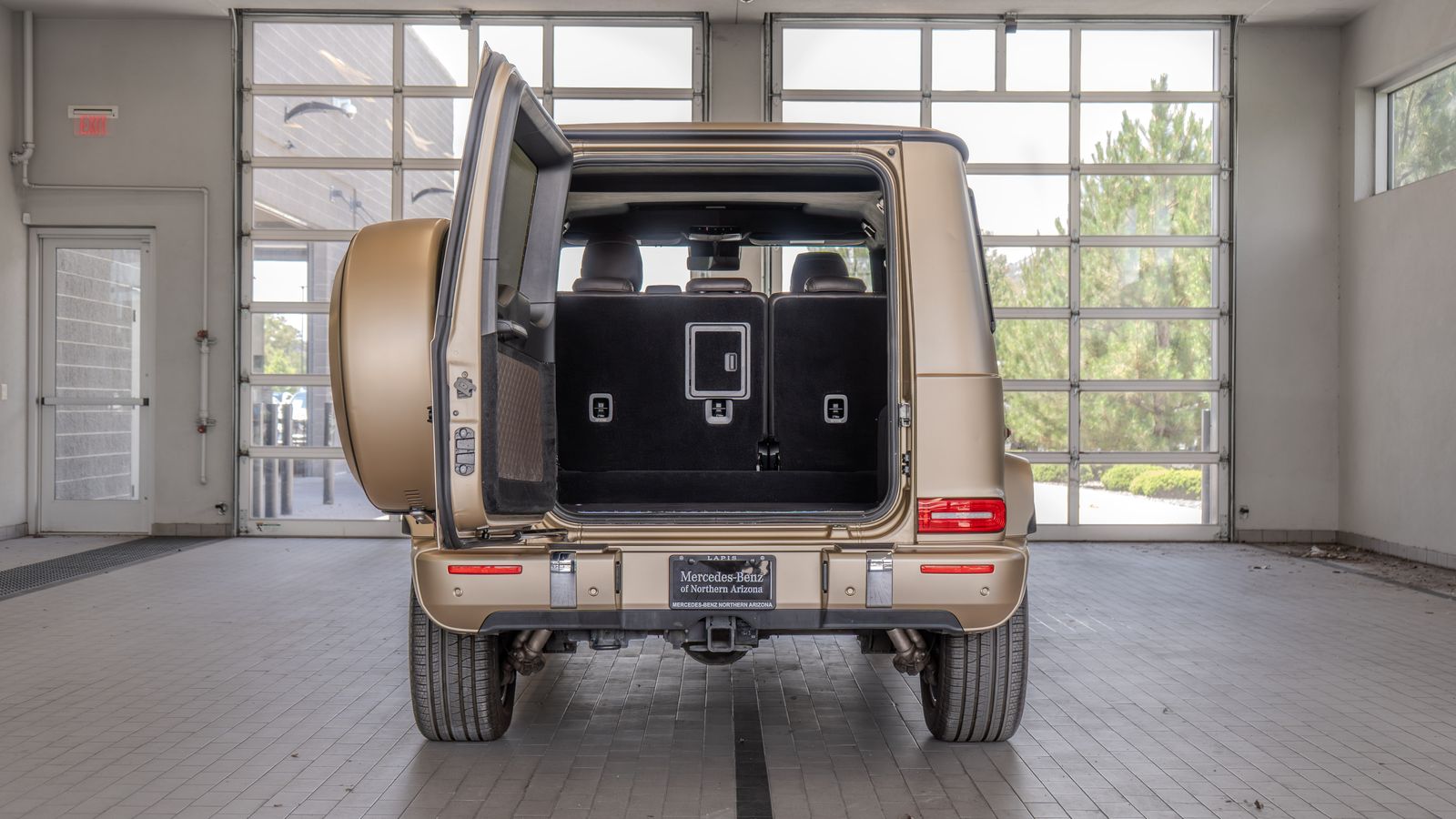 2023 Mercedes-Benz G-Class G 550 — foto completa 16 de 33