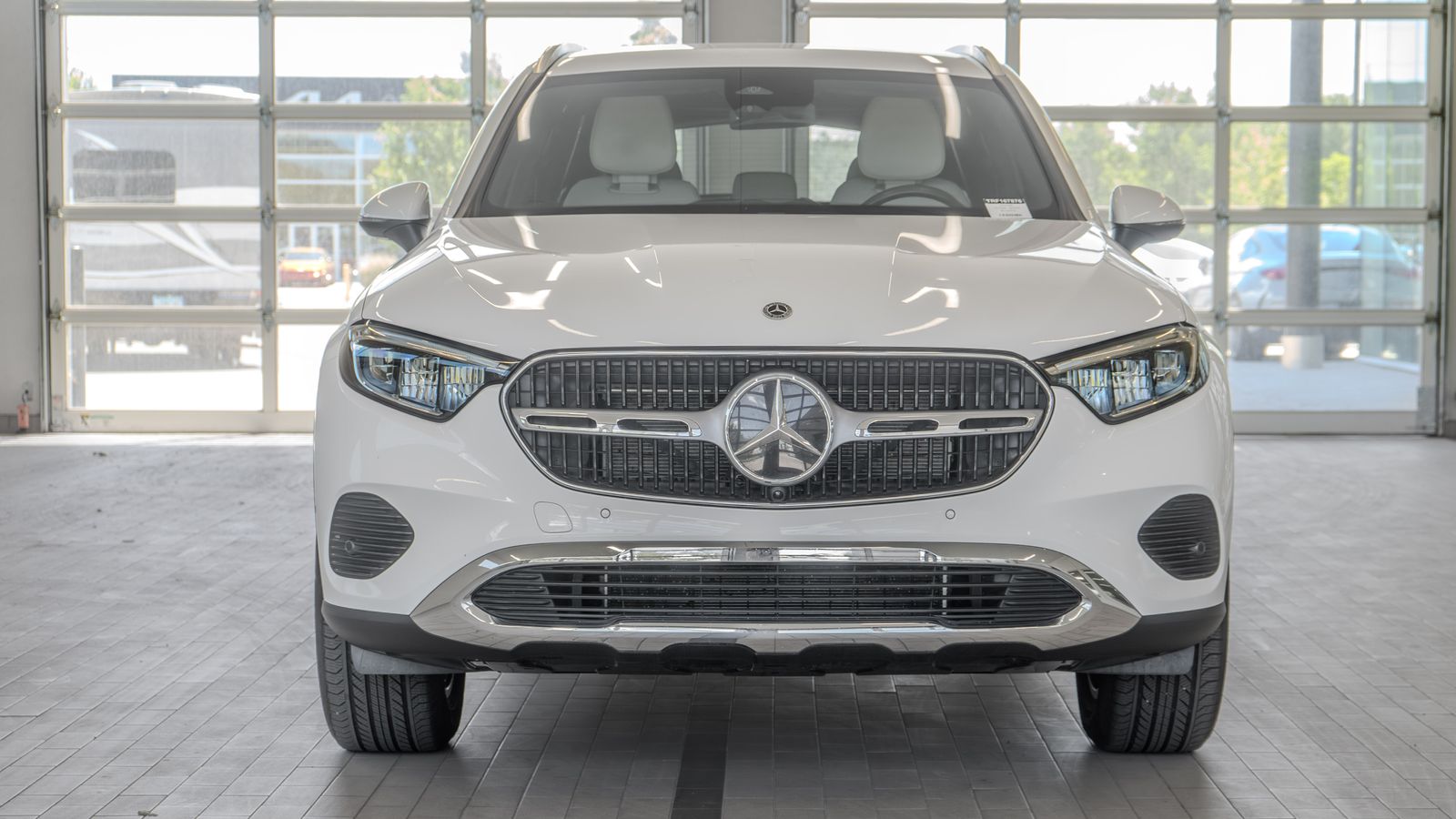 2024 Mercedes-Benz GLC GLC 300 — full photo 11 of 33