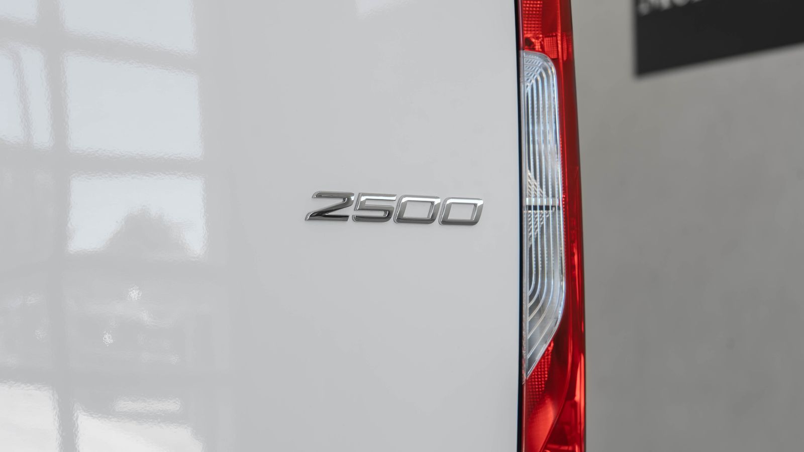 2025 Mercedes-Benz Sprinter 2500 Passenger 170 WB — full photo 23 of 35