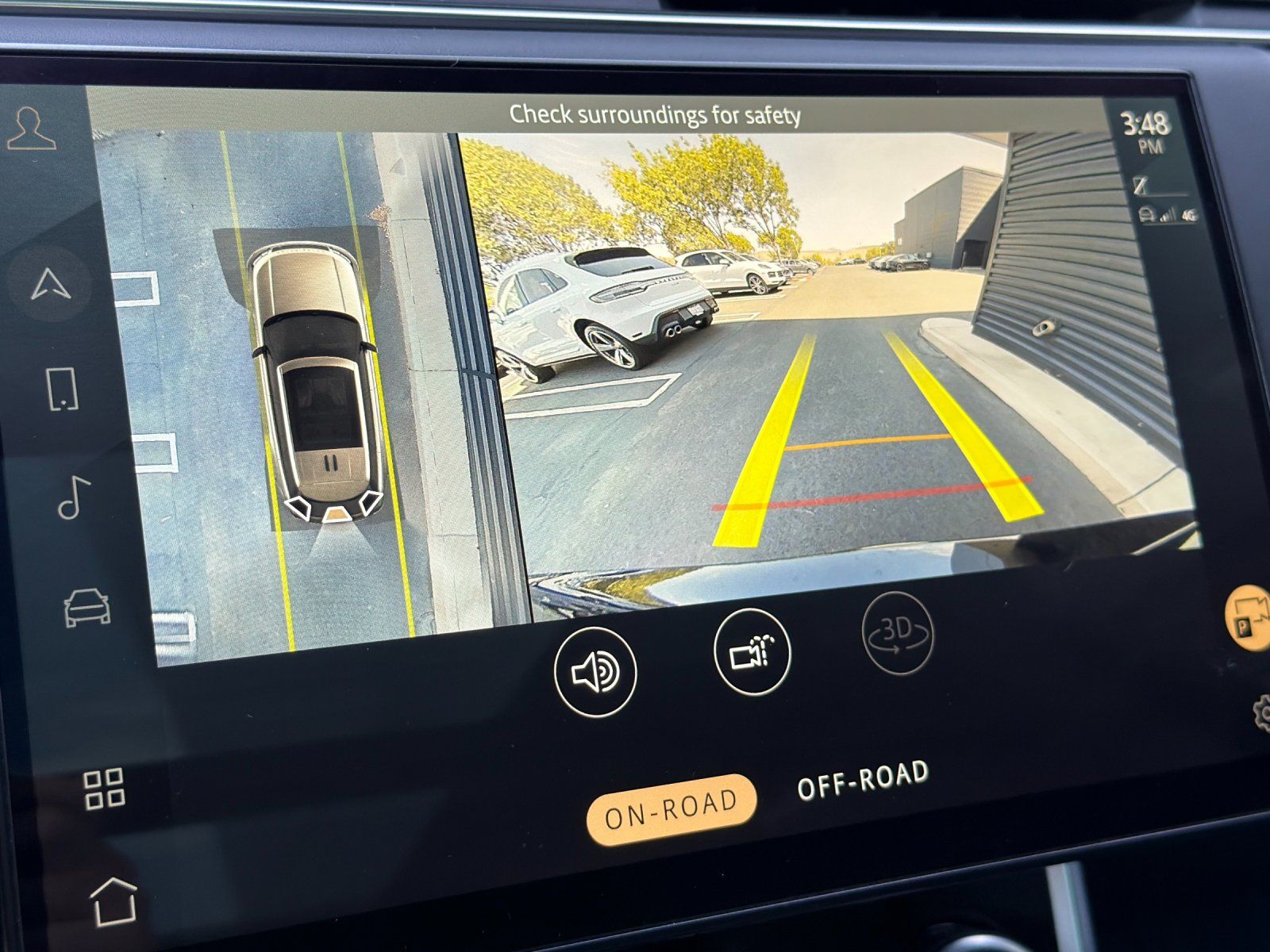 2023 Land Rover Range Rover SE — full photo 19 of 29