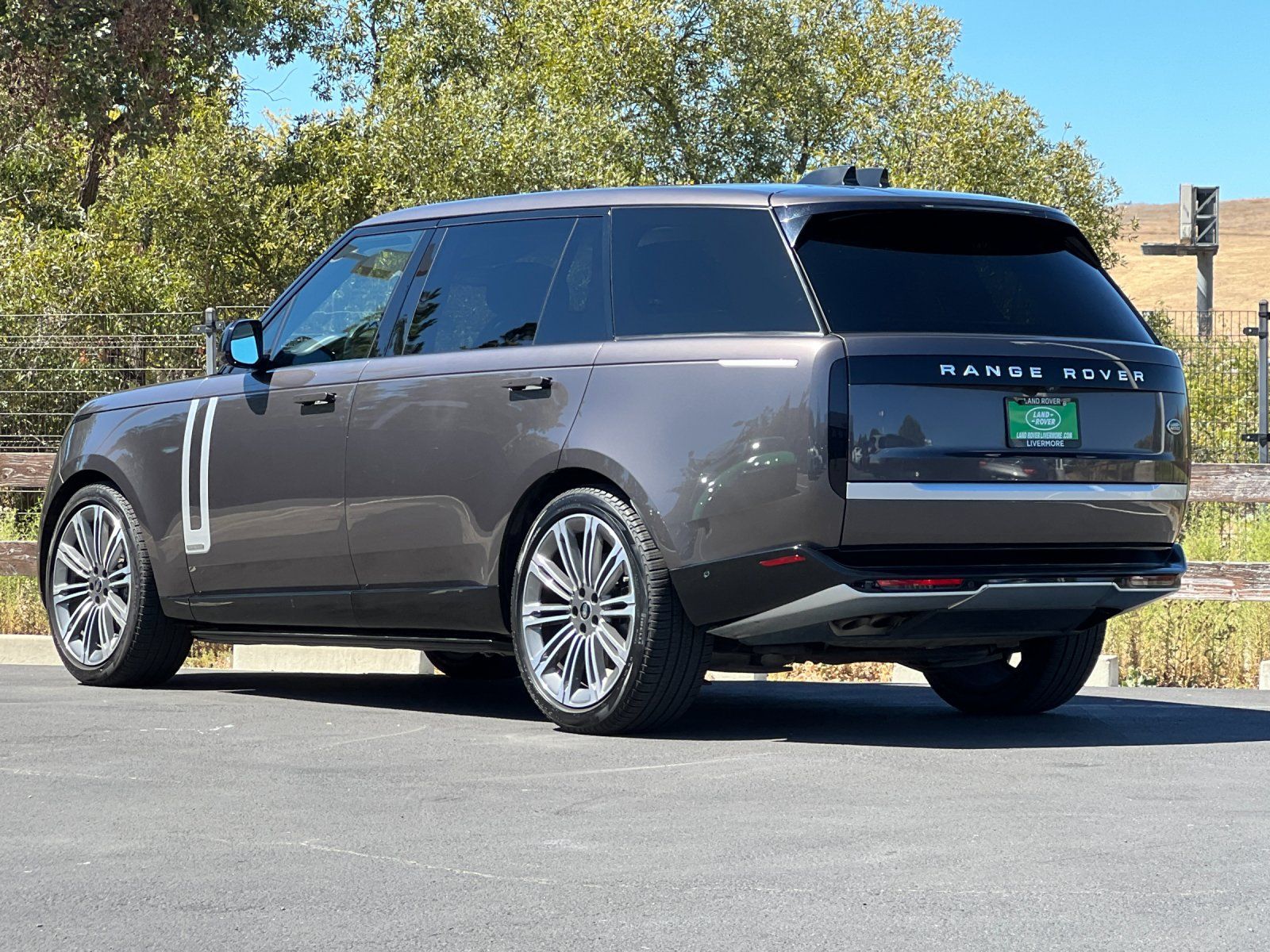 2023 Land Rover Range Rover Autobiography — full photo 3 of 29