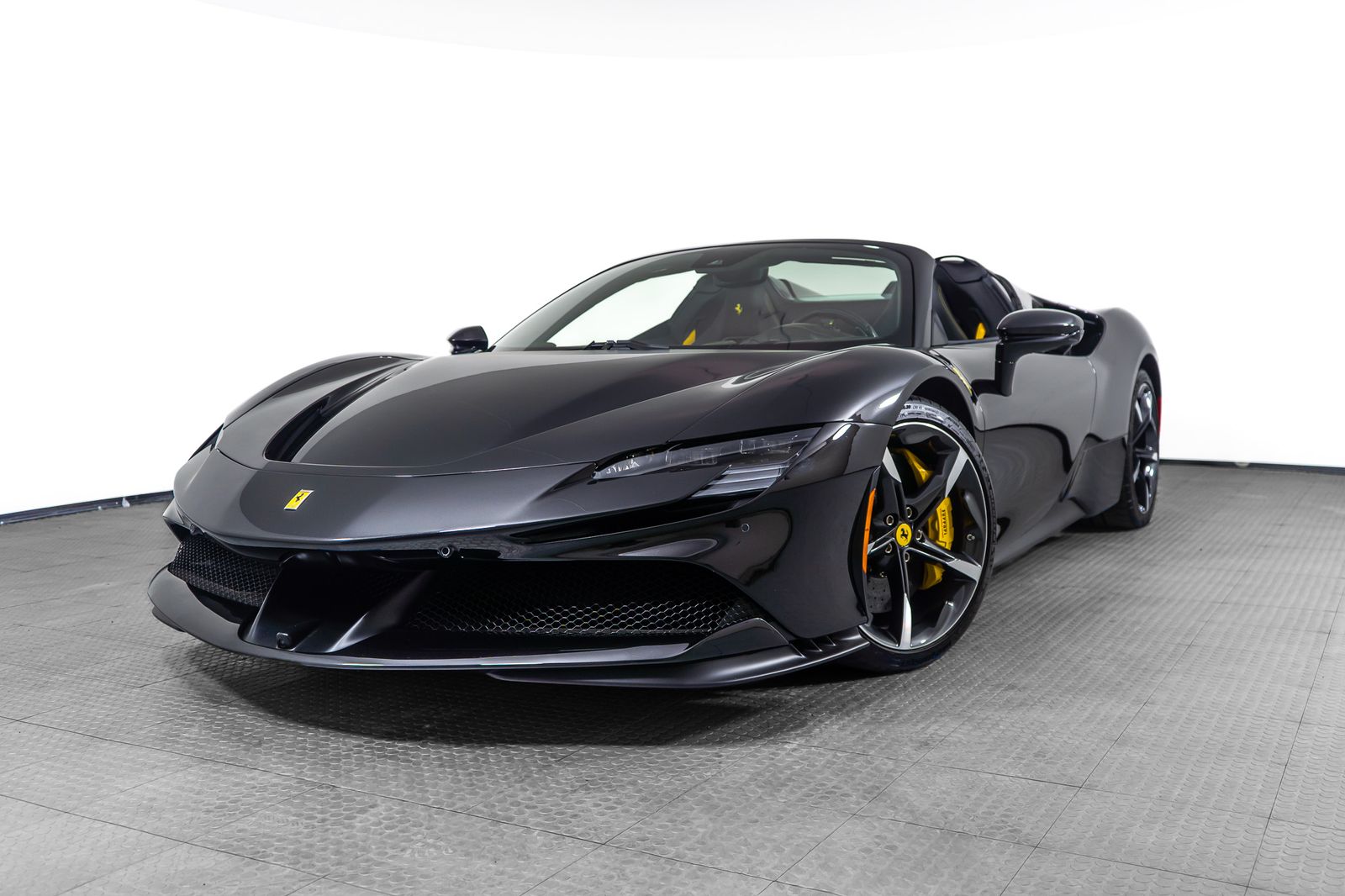 2023 Ferrari SF90 Spider — foto completa 1 de 53